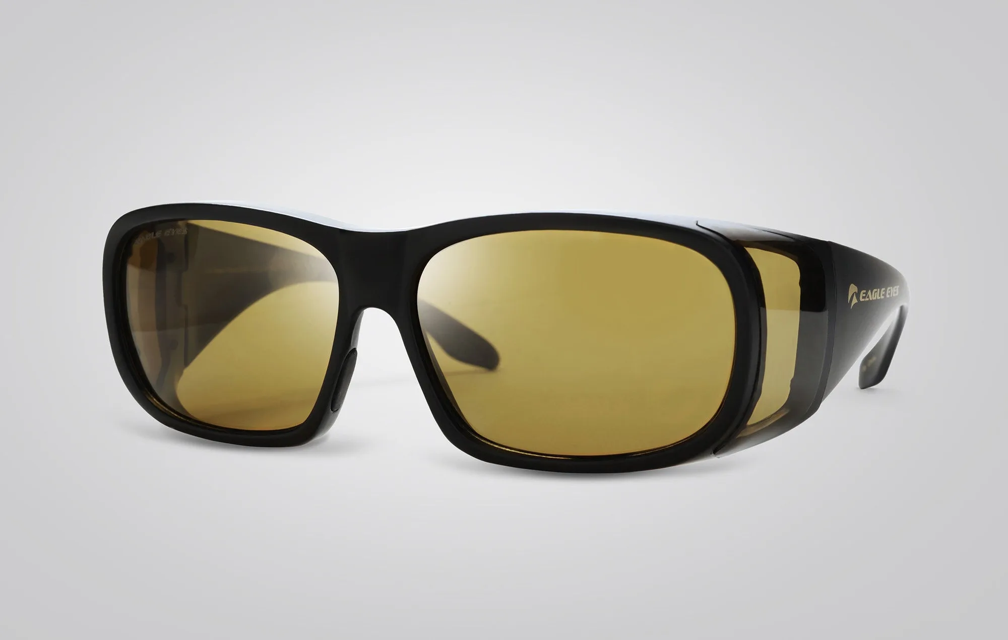 Comment nettoyer et entretenir les verres de vos lunettes de soleil