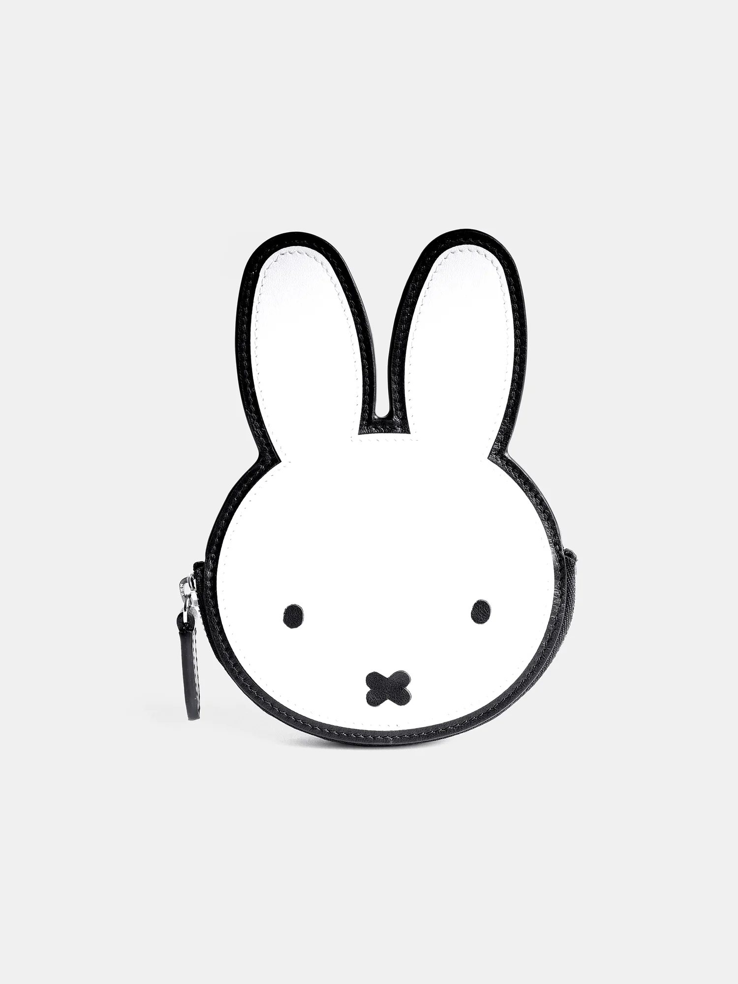 محفظة Miffy الوجهية أم حقيبة Hello Kitty الوجهية: أيهما تختارين