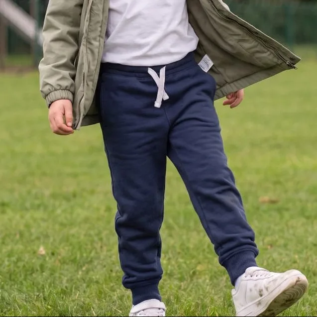 Jogger in cotone biologico per la scuola: cosa cercare
