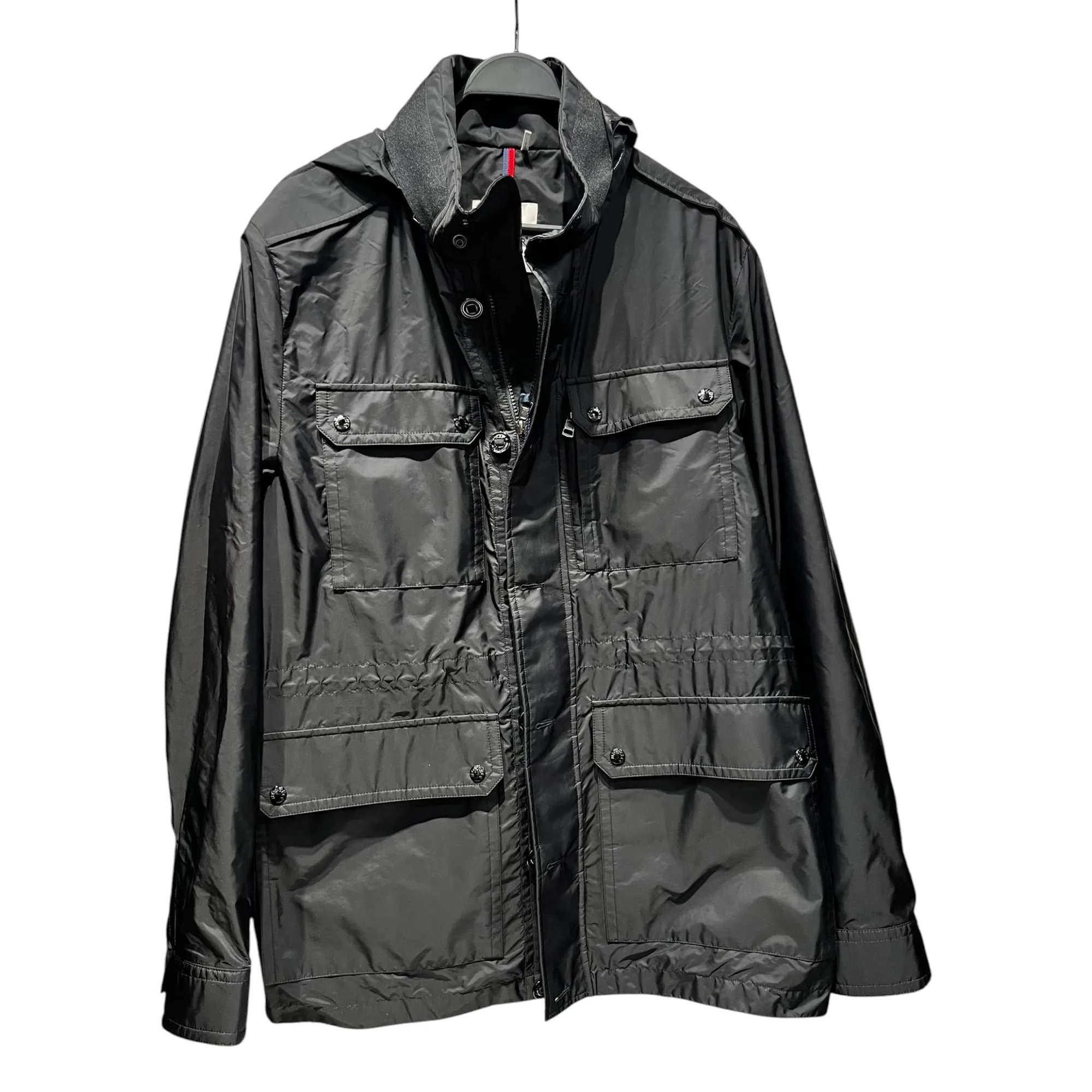 FAQ Giacca Moncler: taglia, calore e cura