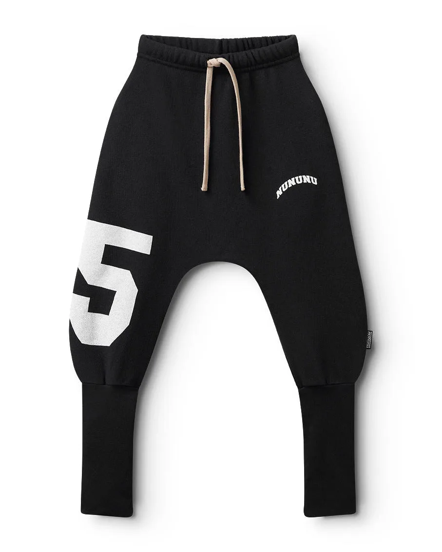 Was ist eine Donkey Pants Passform? Größenratgeber für Eltern