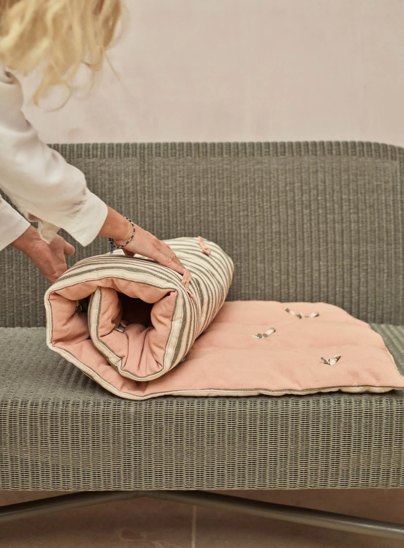 How to Choose a Garden Sofa Cushion