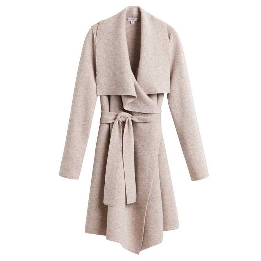 Come prendersi cura del tuo cappotto corto in lana e cashmere