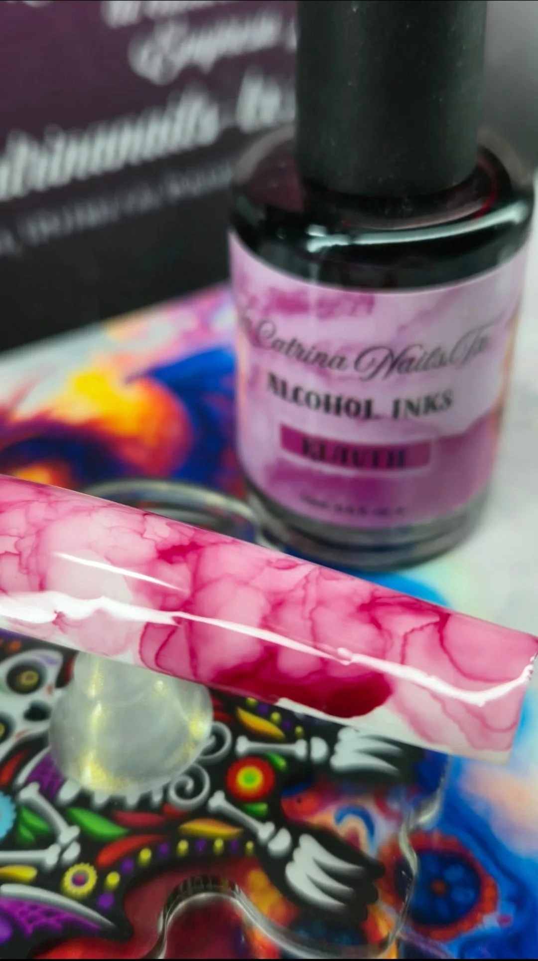 Uñas de escamas de dragón con tinta de alcohol y Klauth