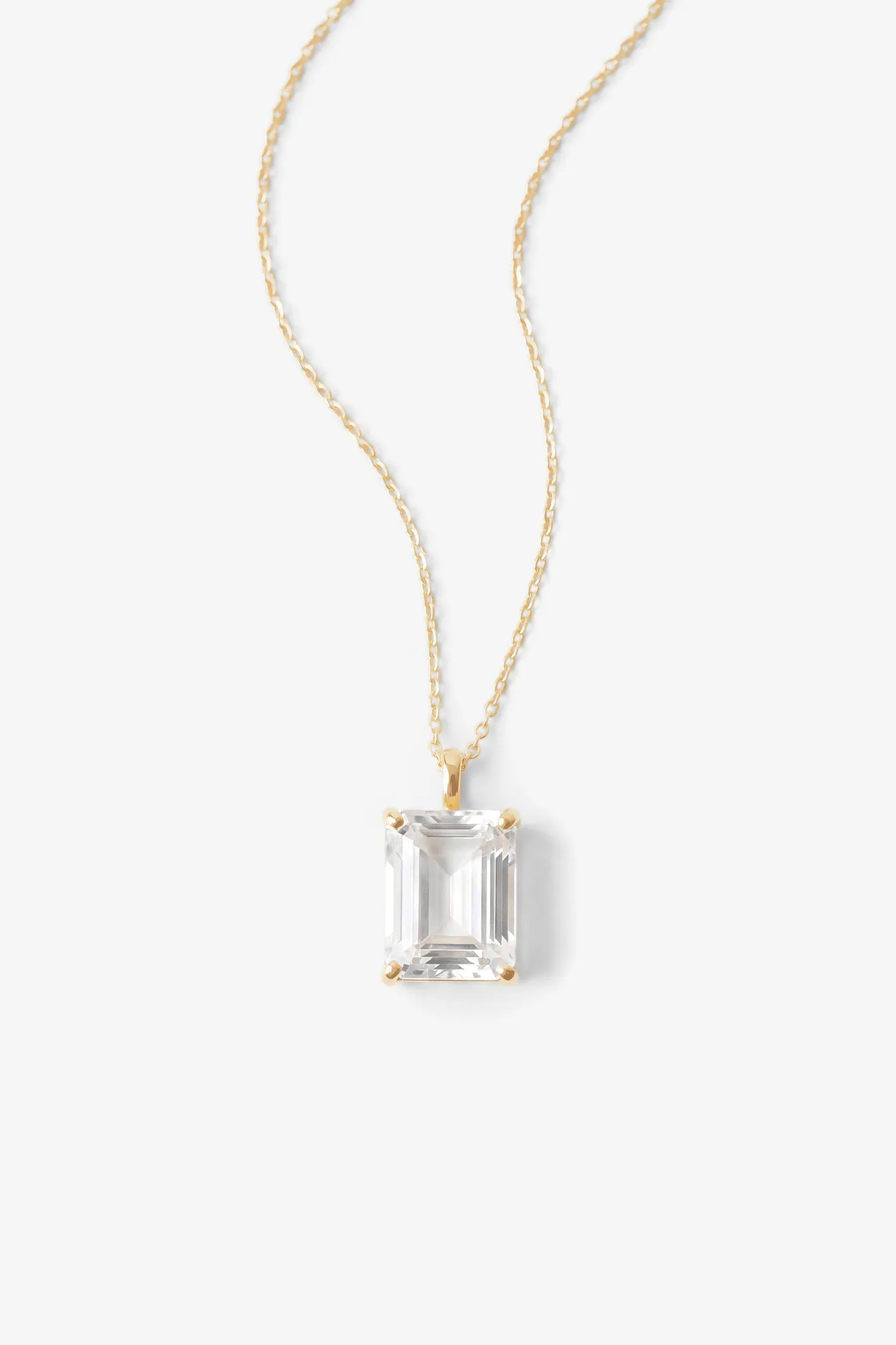 Solitaire Emerald Cut vs Pear Cut Necklace: Which Suits You