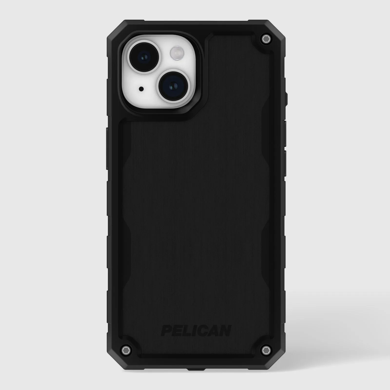 Pelican Shield مقابل Tough Clear Plus لهاتف iPhone 15