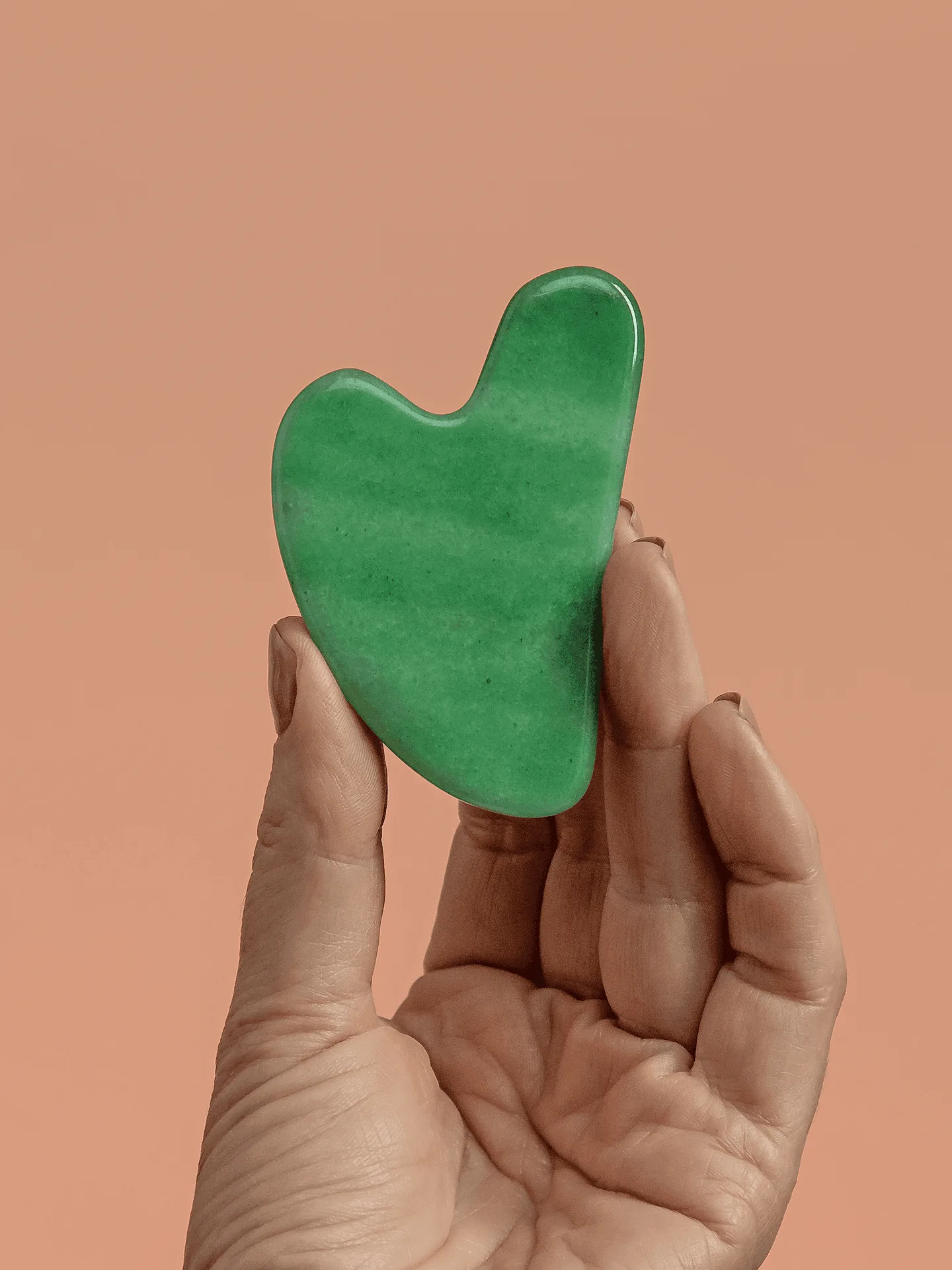 Gua Sha for Beginners: Essential Tips Before Your First Facial Massage