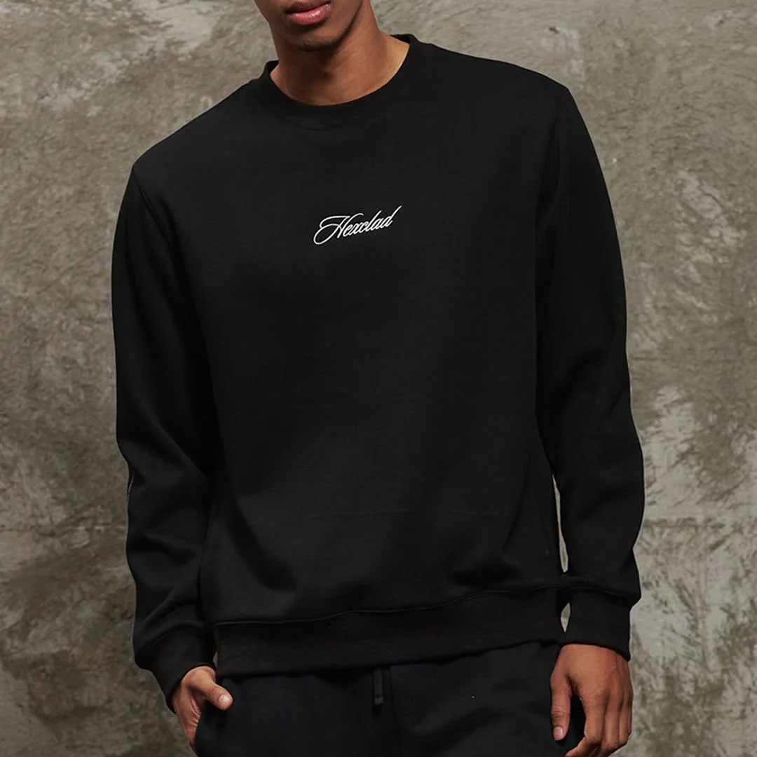 Come abbinare la felpa HexClad Cursive Crew Neck