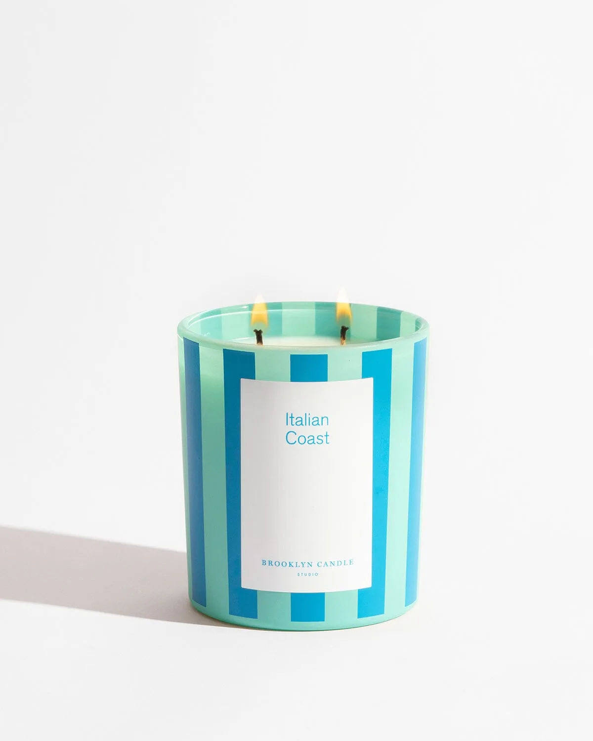 The Best Candle Scents for Spring: Fresh Florals and Green Notes to Welcome the Season