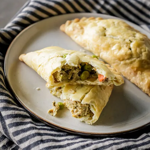 Comment réchauffer des empanadas de poulet caribéennes