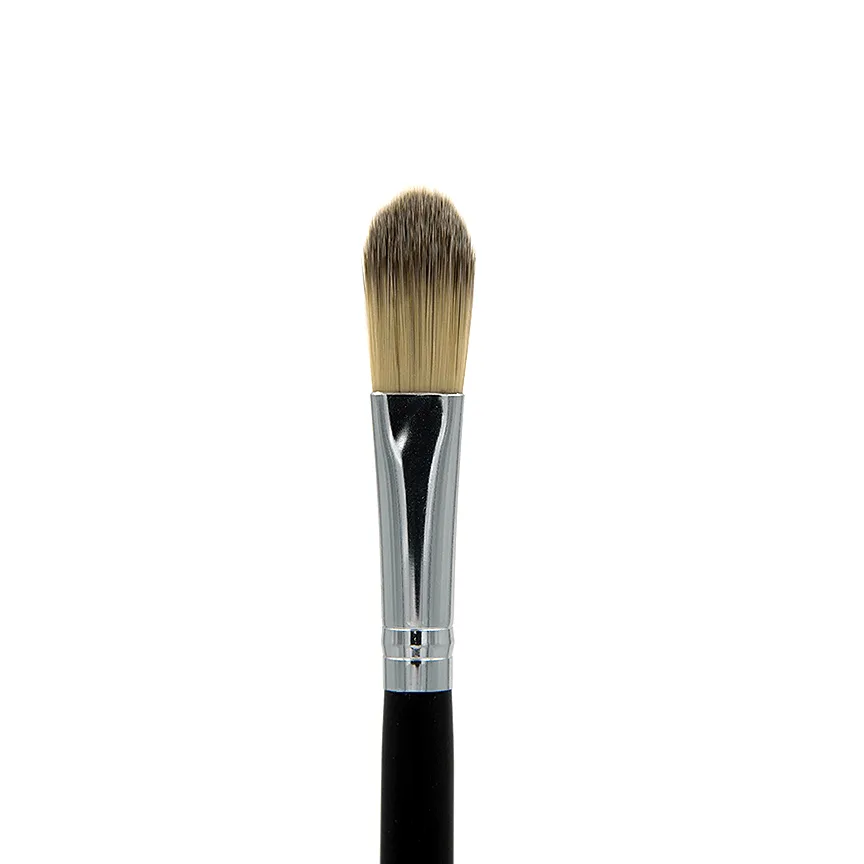 Precision Foundation Brush C332