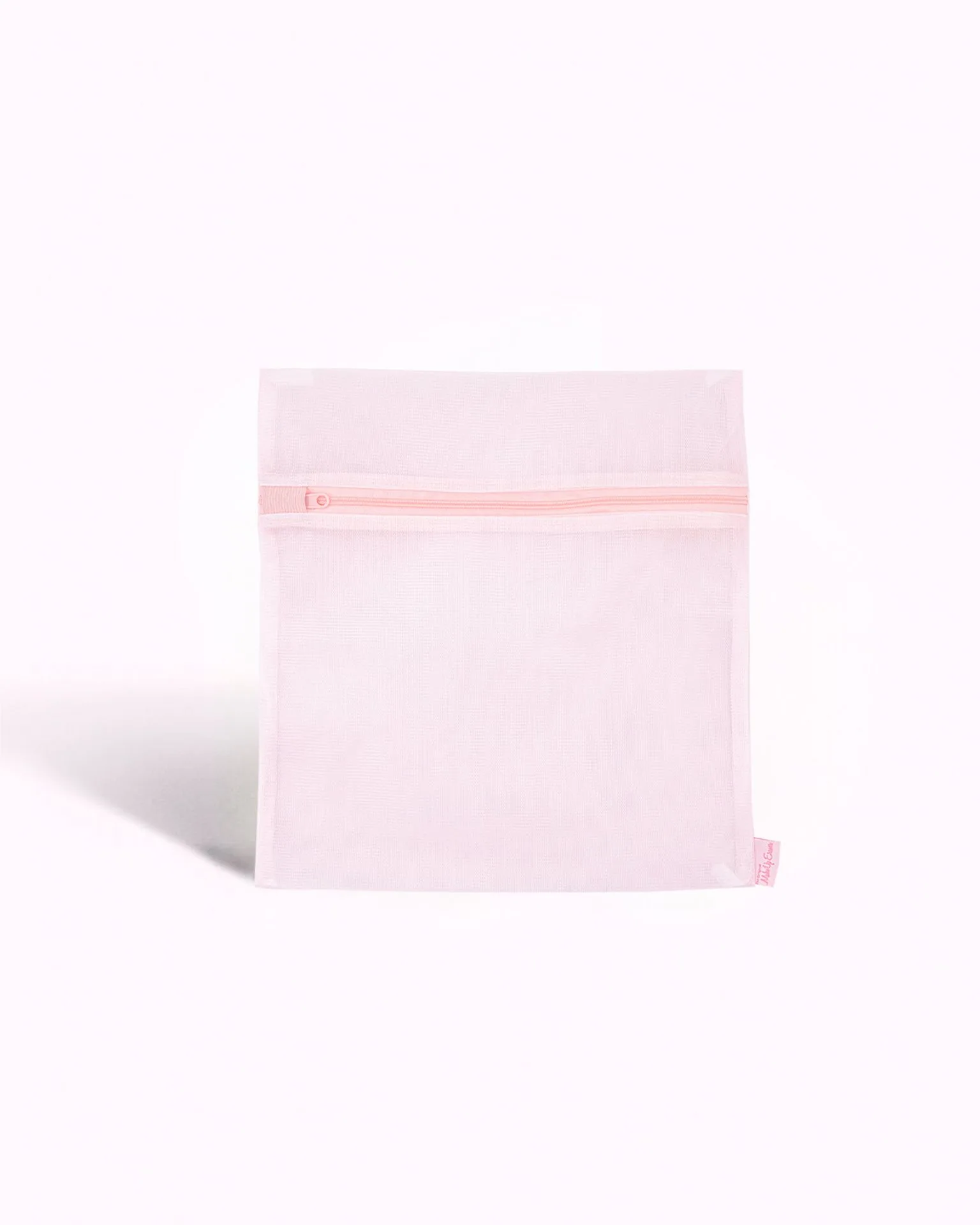 MakeUp Eraser XL Laundry Bag vs. Regular Laundry Bag: Which Should You Choose?