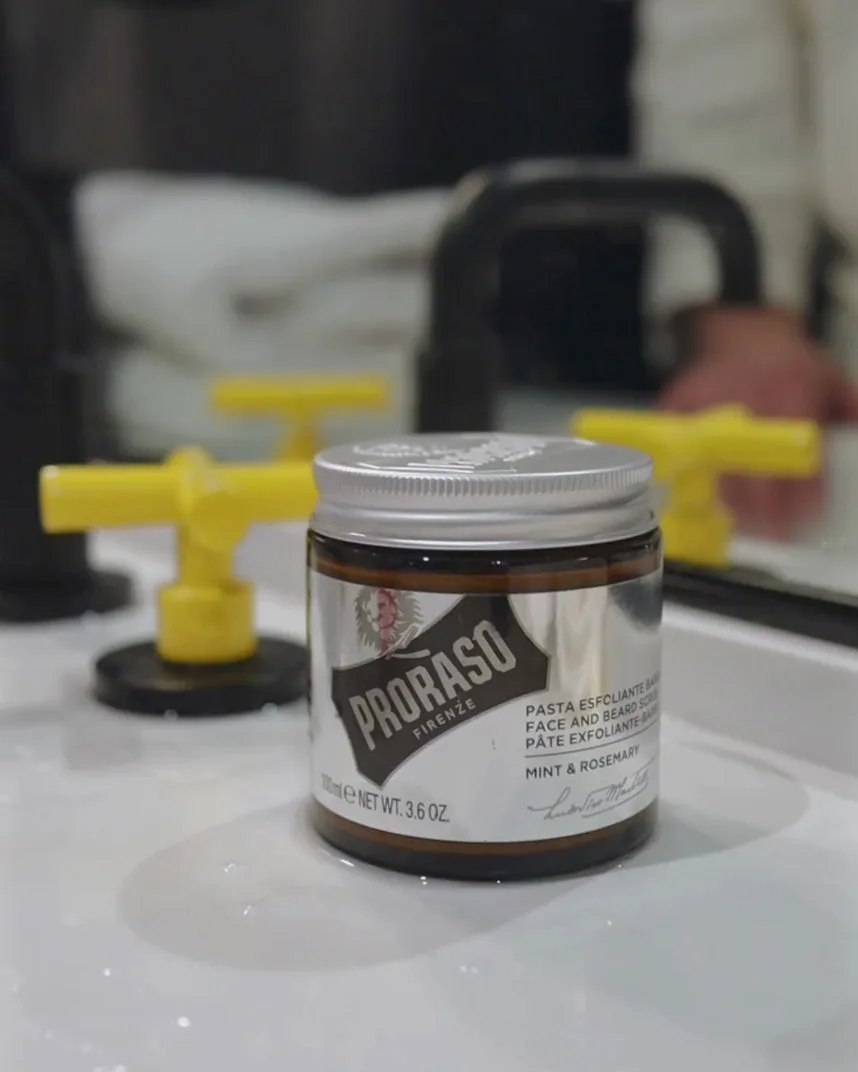 Peelingová pasta na vousy a scrub na obličej s vůní máty a rozmarýnu, 3.5 oz