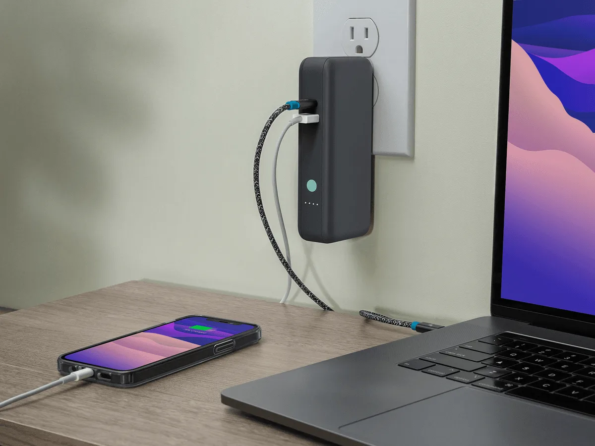 WALLY Pro Portable Wall Charger