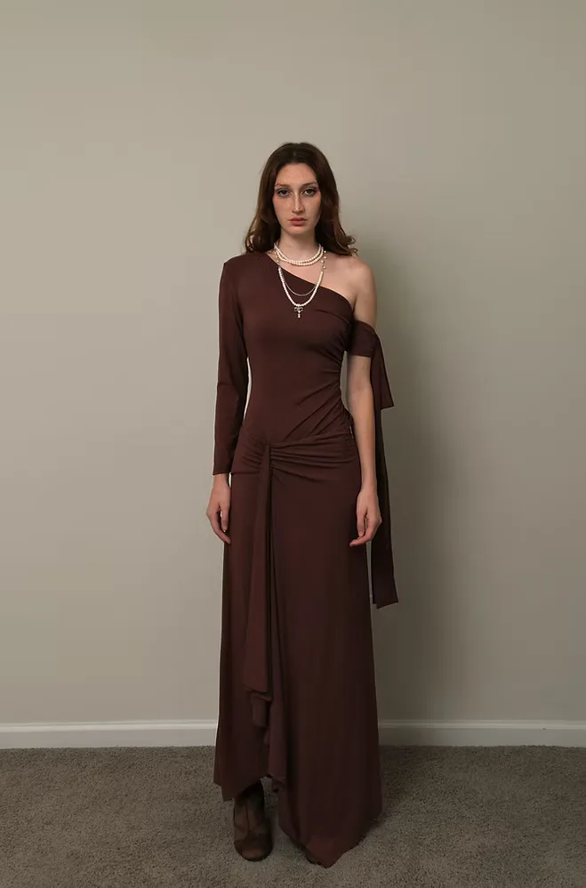So stylen Sie das Duskfall-Kleid für Abendveranstaltungen