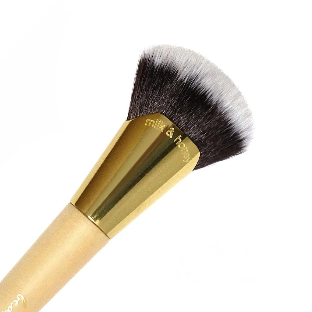 Milk Honey Highlighting Brush