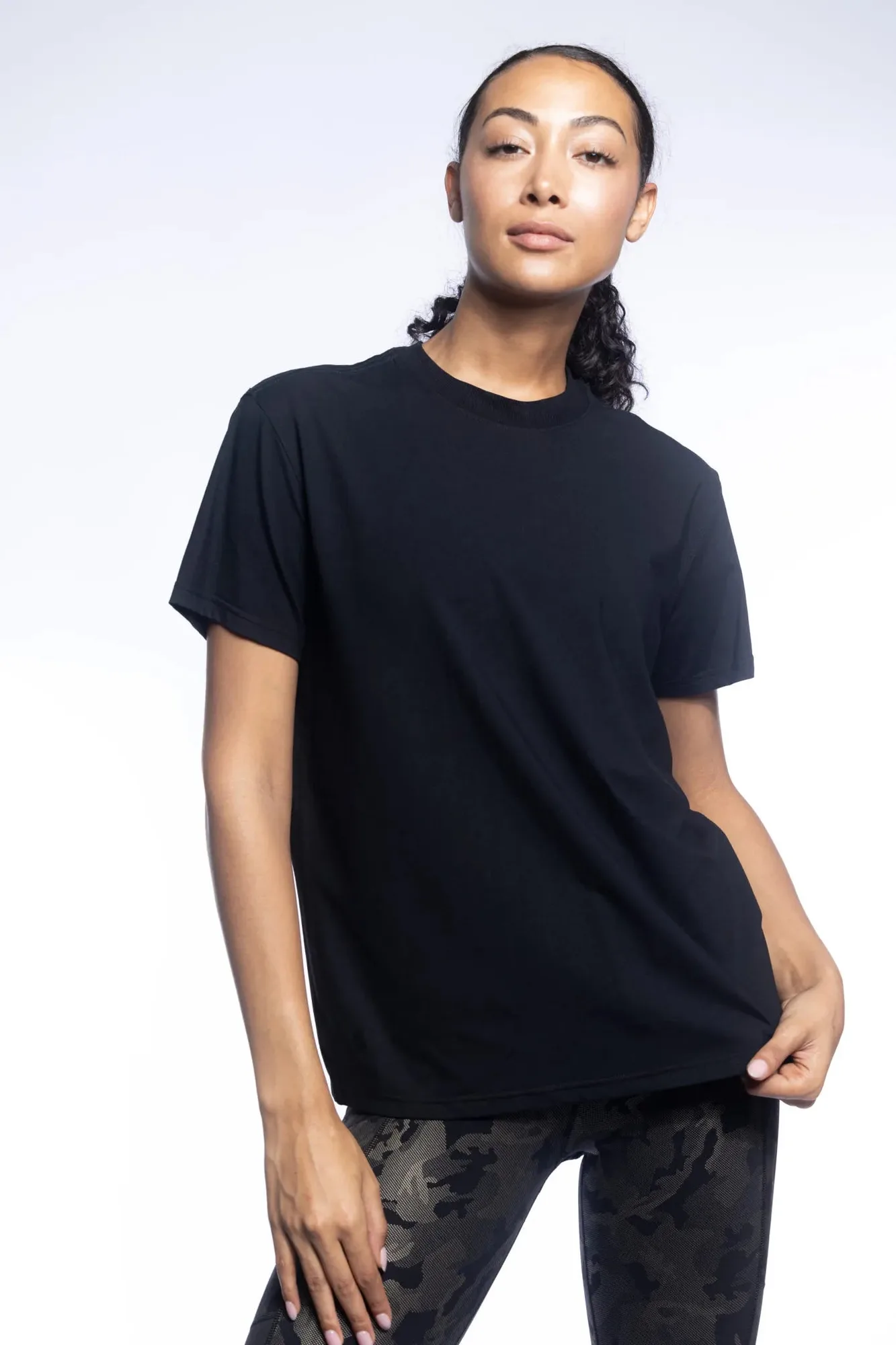 Come prendersi cura della tua performance tee Byrna Alexo Athletica