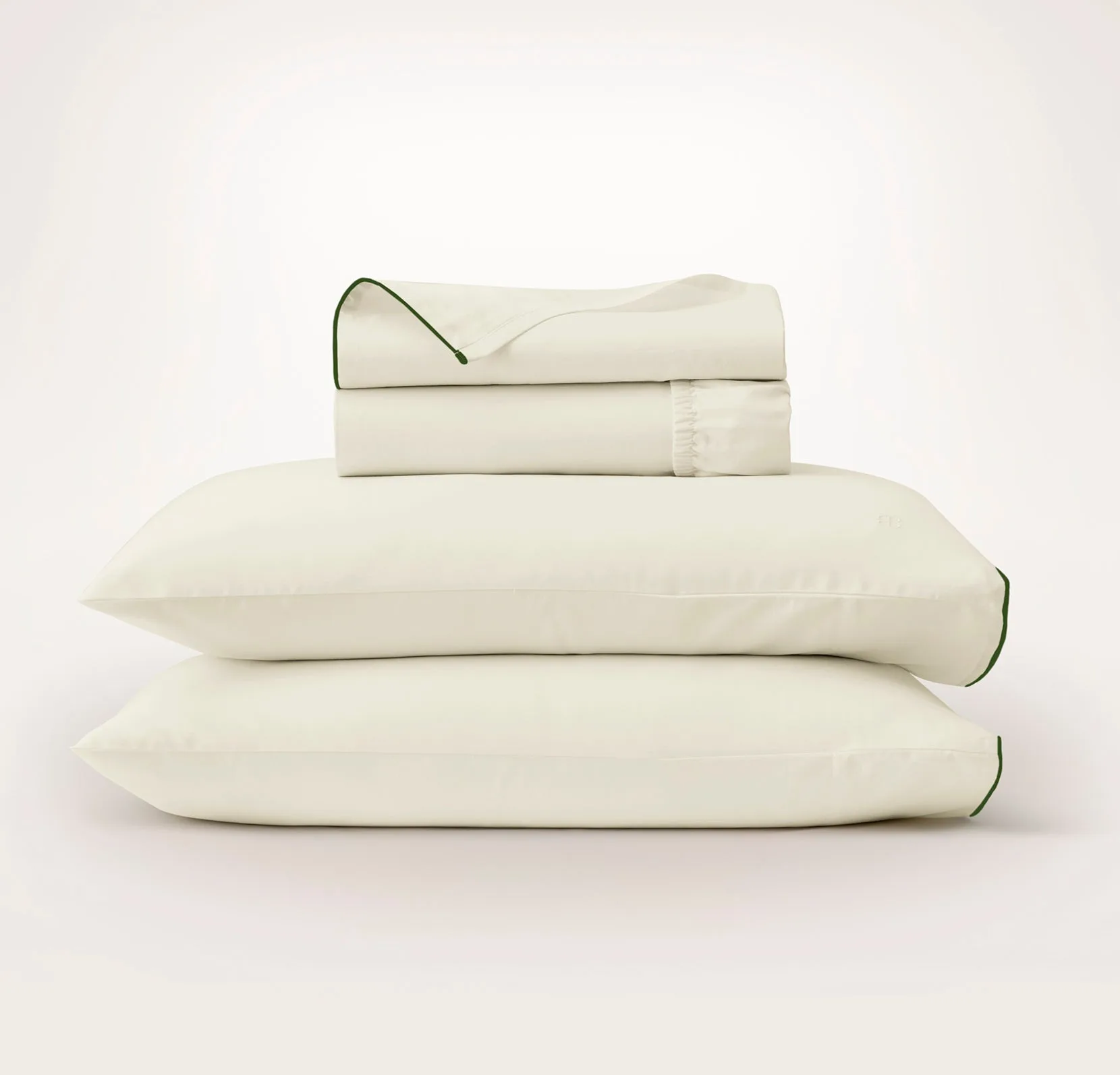 How to Fold a Fitted Sheet Perfectly Every Time: Expert Tips for a Tidy Linen Closet