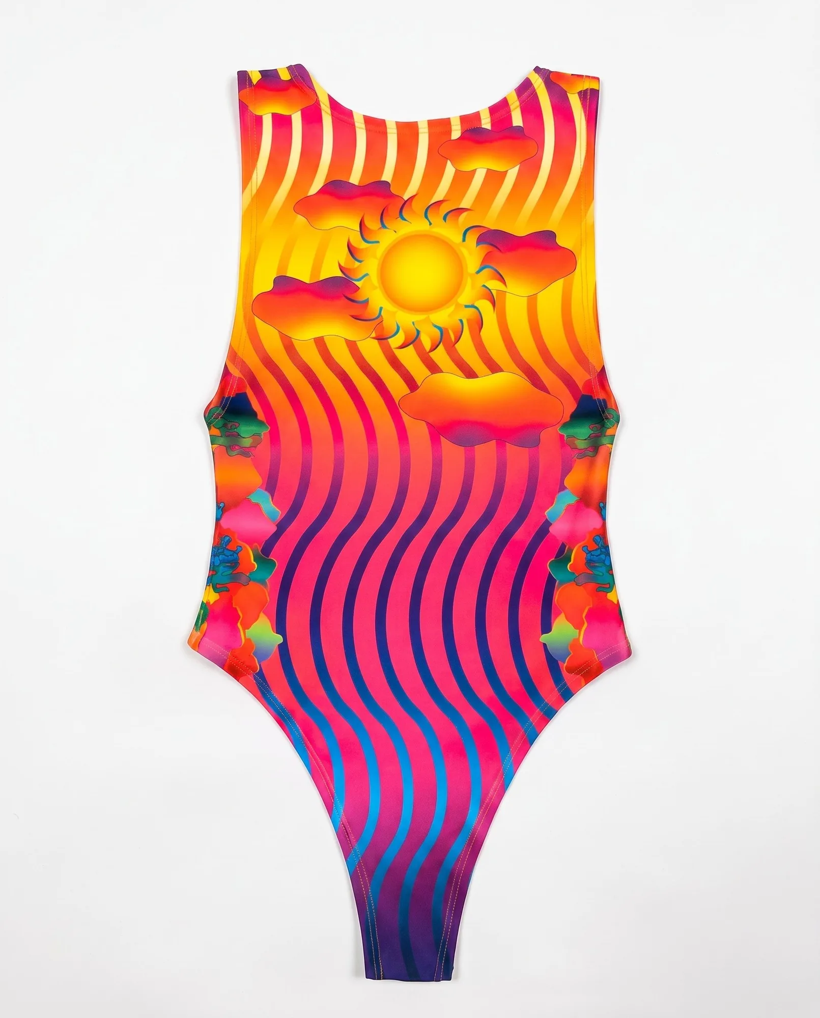 Body vs. bikini top: Co se hodí do vašeho festivalového šatníku?