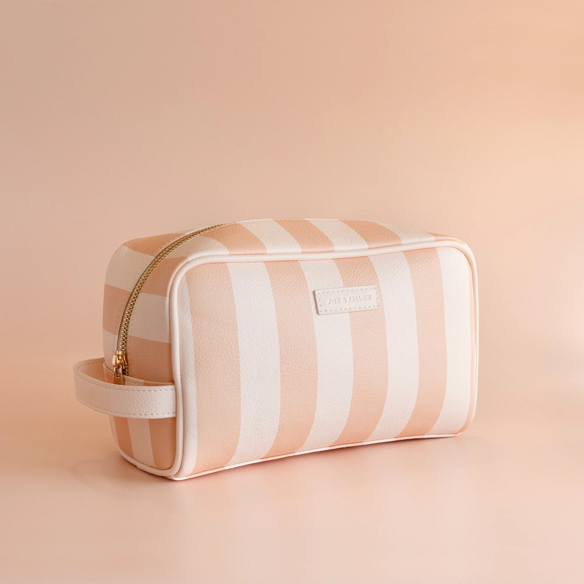 Wash Bag vs. Cosmetic Bag: Key Differences