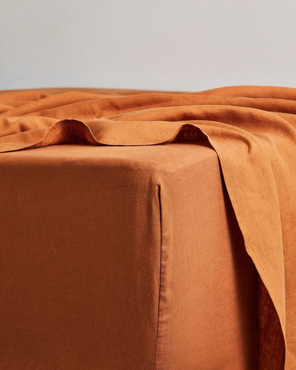 How to Choose a Linen Duvet Cover: The Complete Guide to Size, Color, and Fill Power