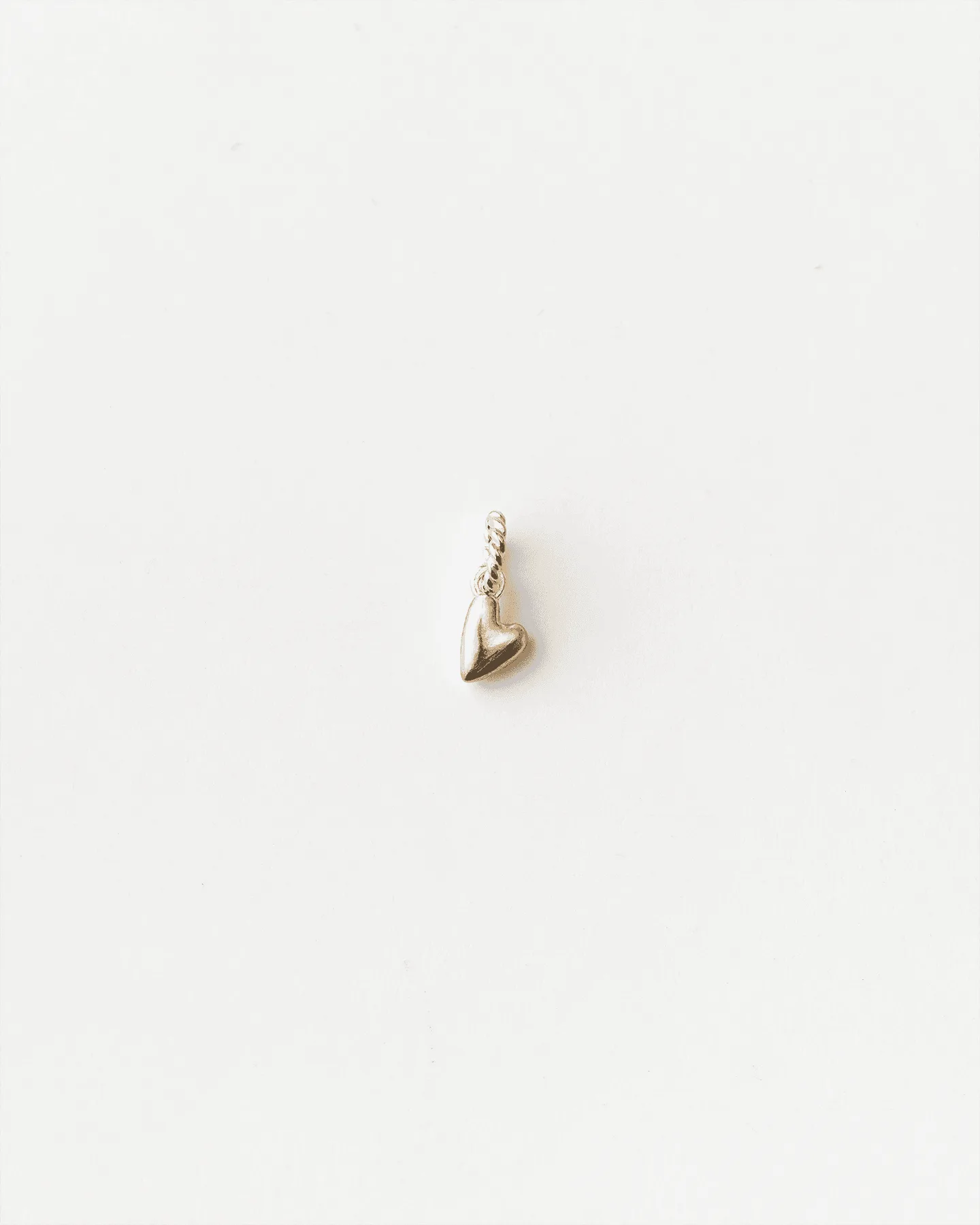 The Essential Guide to Buying Your First Solid Gold Pendant: What to Look For