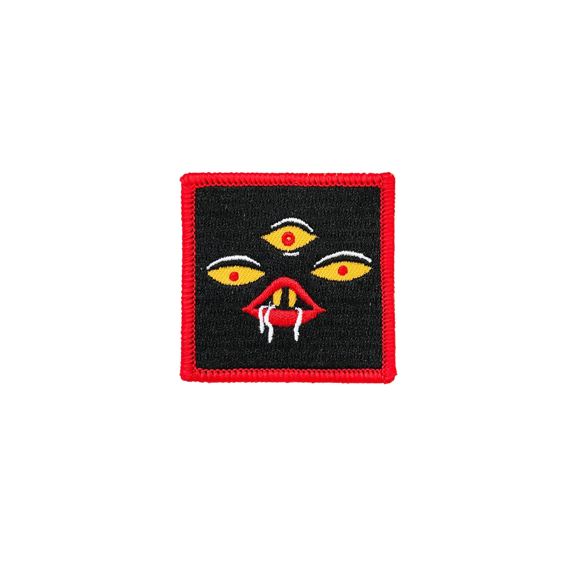 Coudre un patch bouche creepy sur une veste : guide
