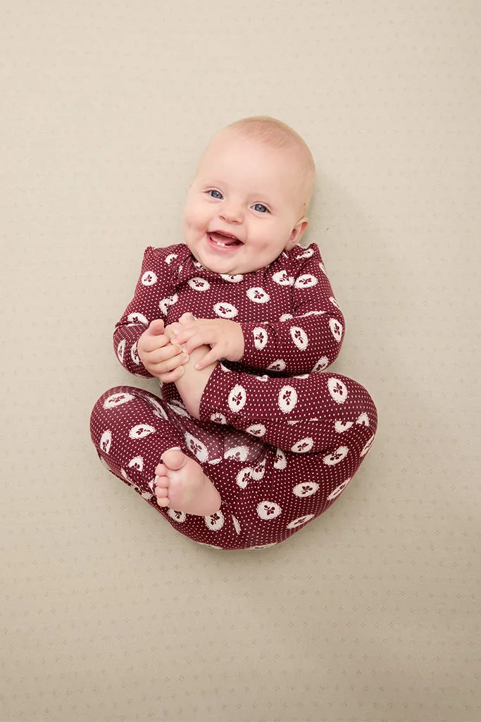 Granatæble baby sove sæt: Sæsonbestemt lag-på-lag guide