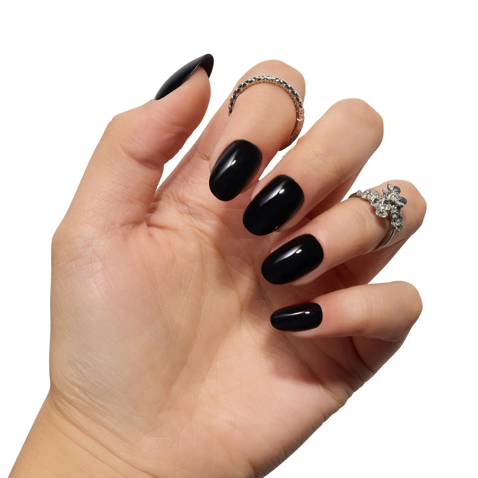 Finition mate sur faux ongles Classic Noir : guide étape par étape