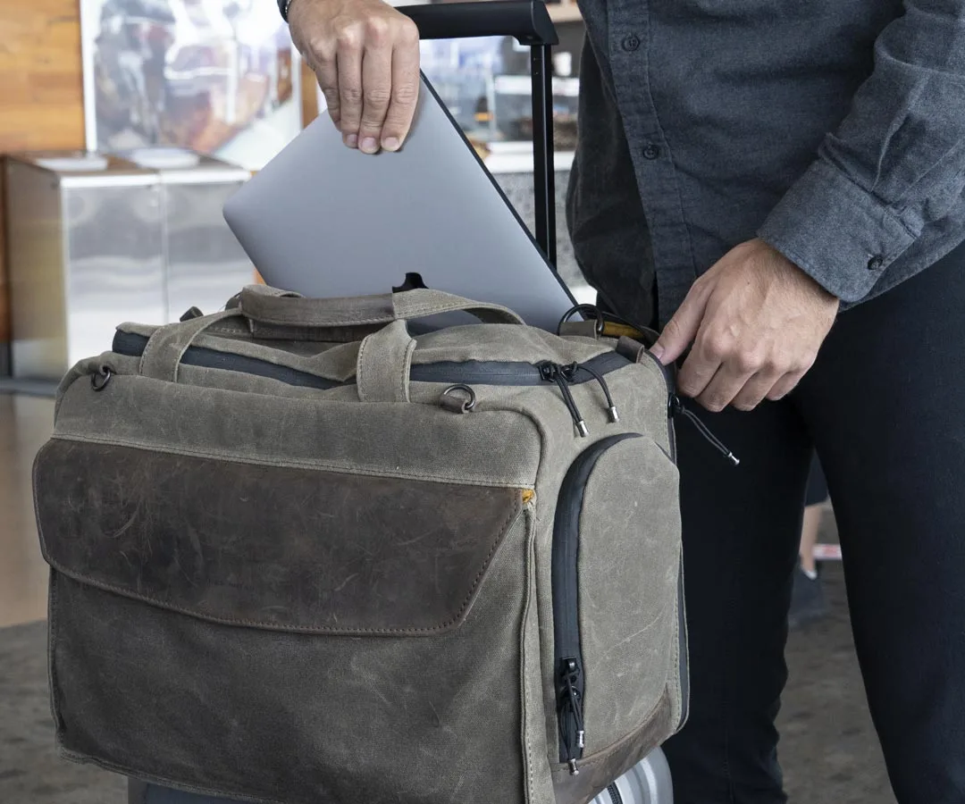 Packable Duffel vs Air Duffel Carry-On: Which Duffel Bag Suits Your Travel Style?