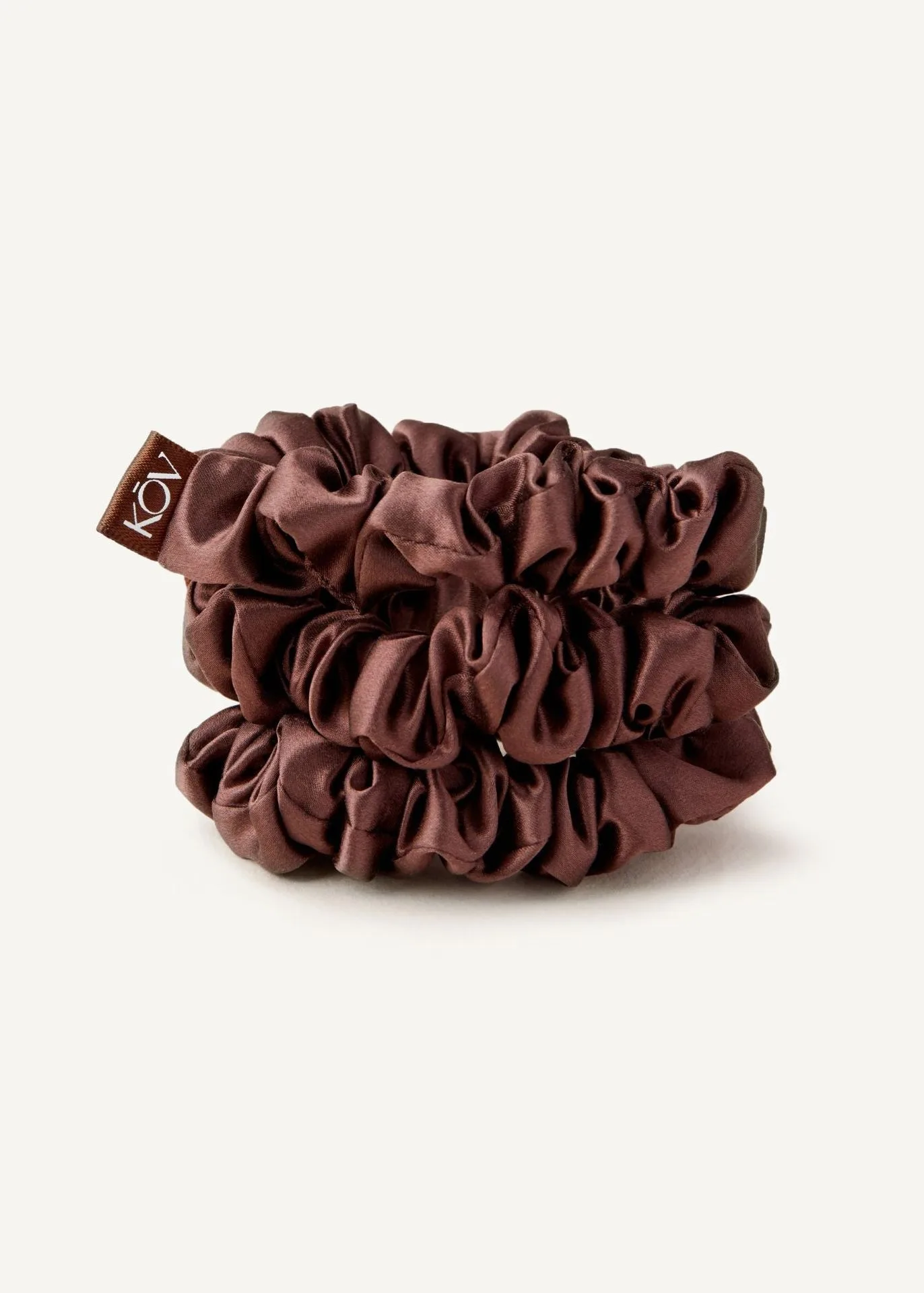 The Ultimate Guide to Hair Ties and Cuffs: Silk vs. Velvet vs. Metal for Zero Damage