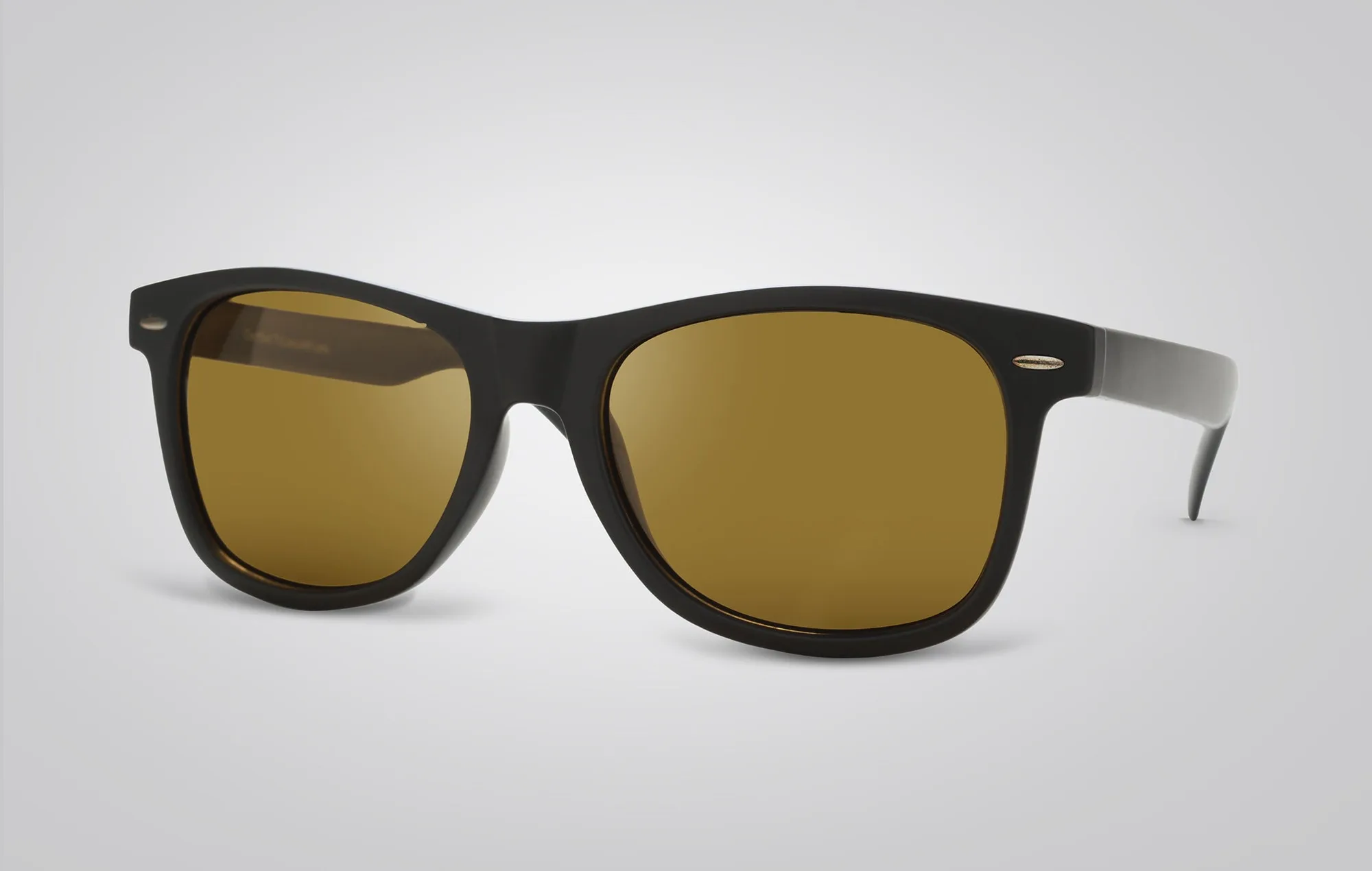 Lunettes Charlie vs Lennox : Quel aviateur vous convient ?