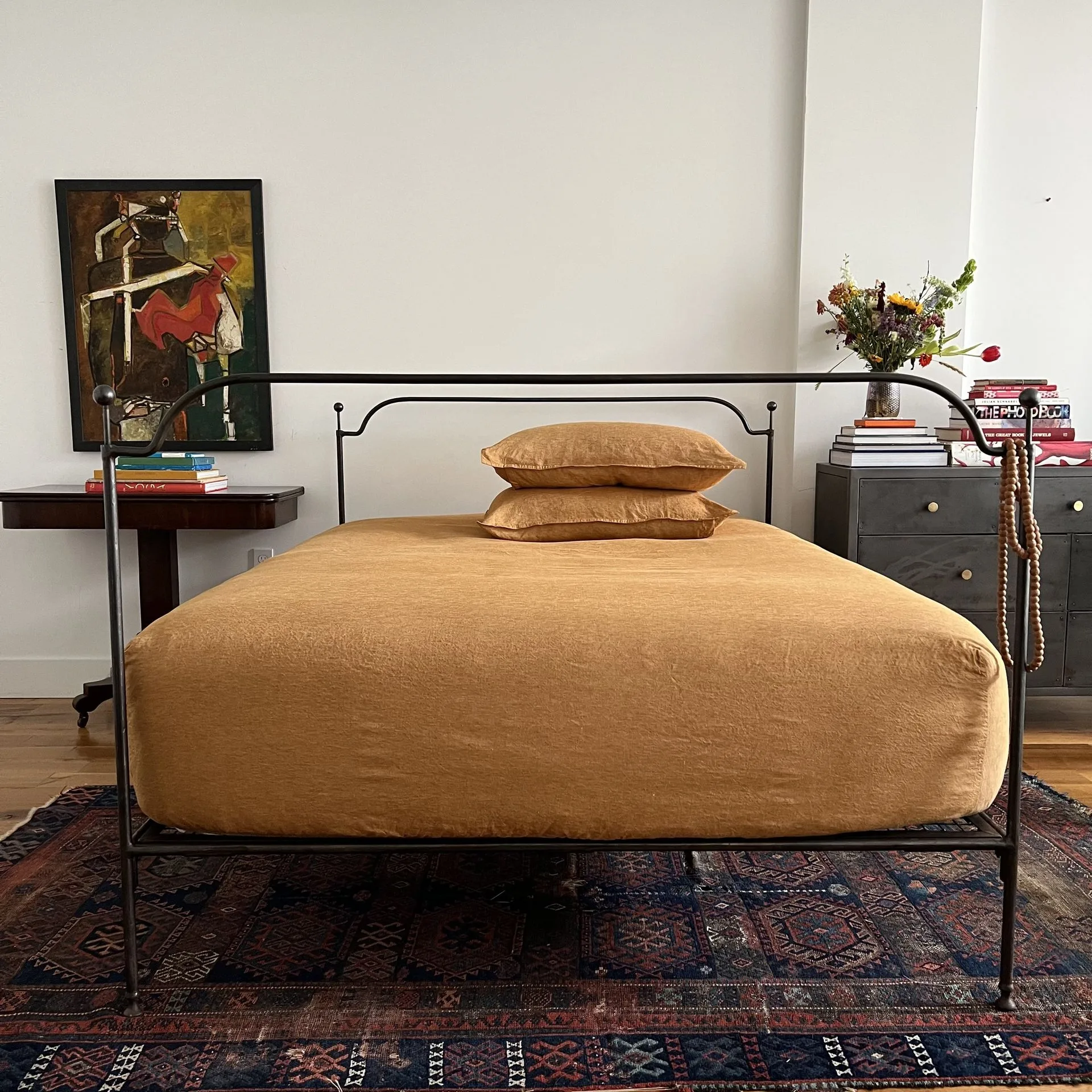 How to Mix and Match Linen Pillowcases for a Layered Look