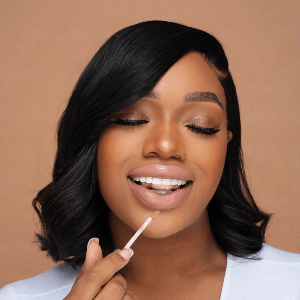 Jak nosit Royal Tea Metallic Lip Whip na den