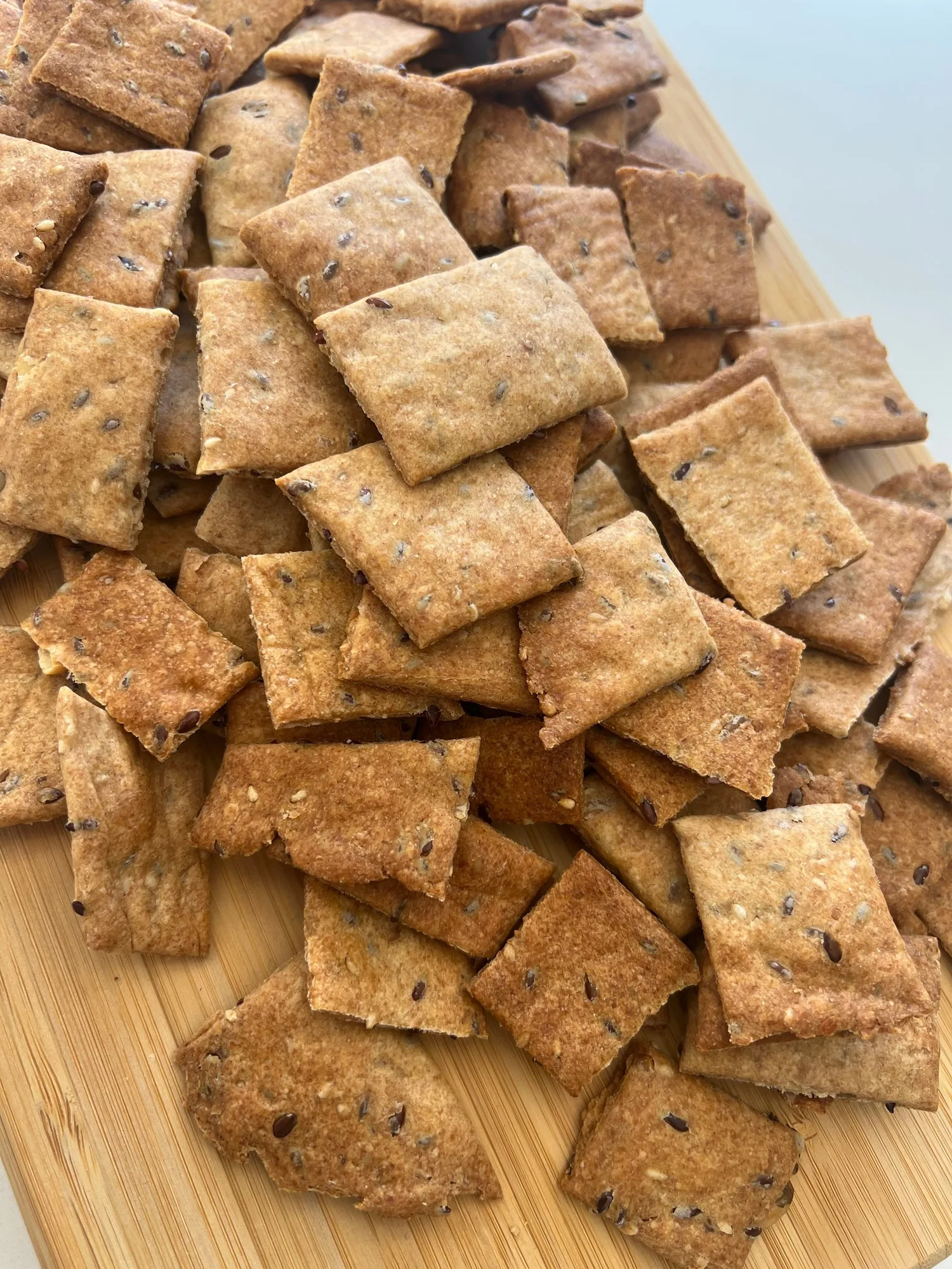 Crackers al lievito madre integrali: ricetta facile