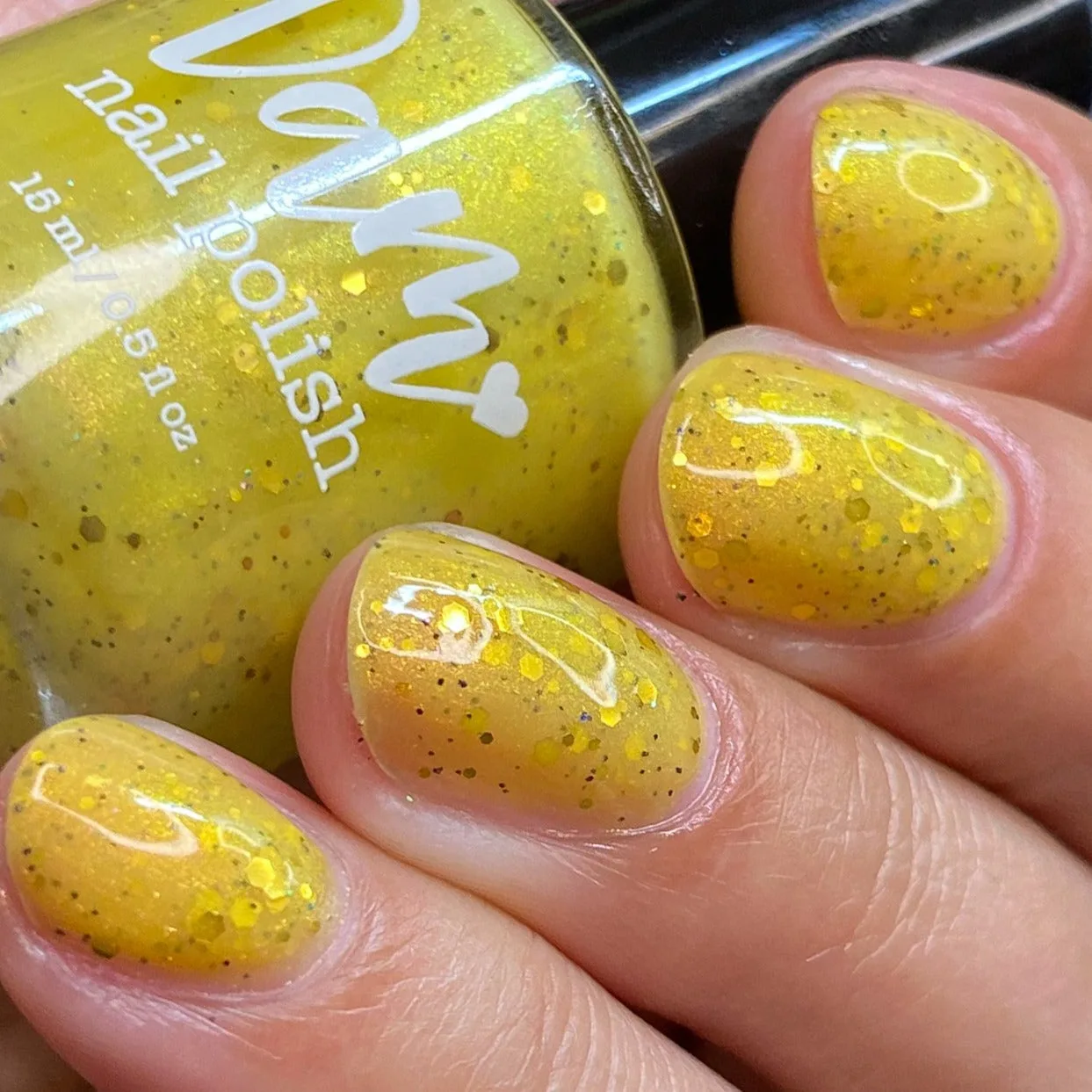 Cómo aplicar esmalte Crelly en capas para efecto jelly
