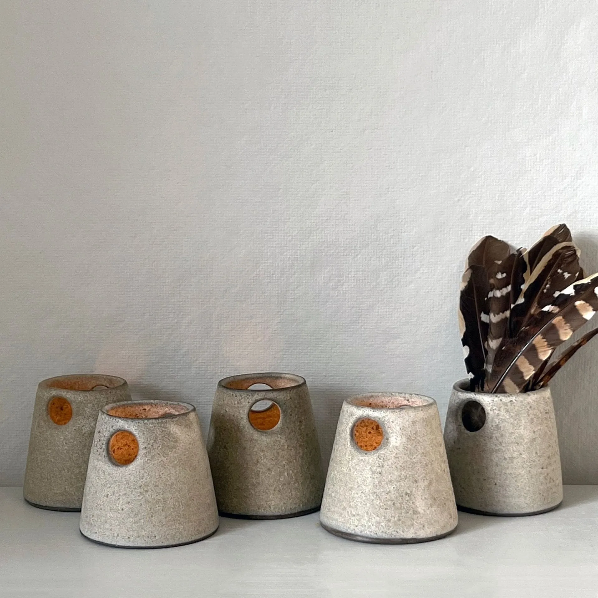 The Art of Desk Scenting: How to Use Porcelain Scenting Branches and Palo Santo for a Calming Workspace