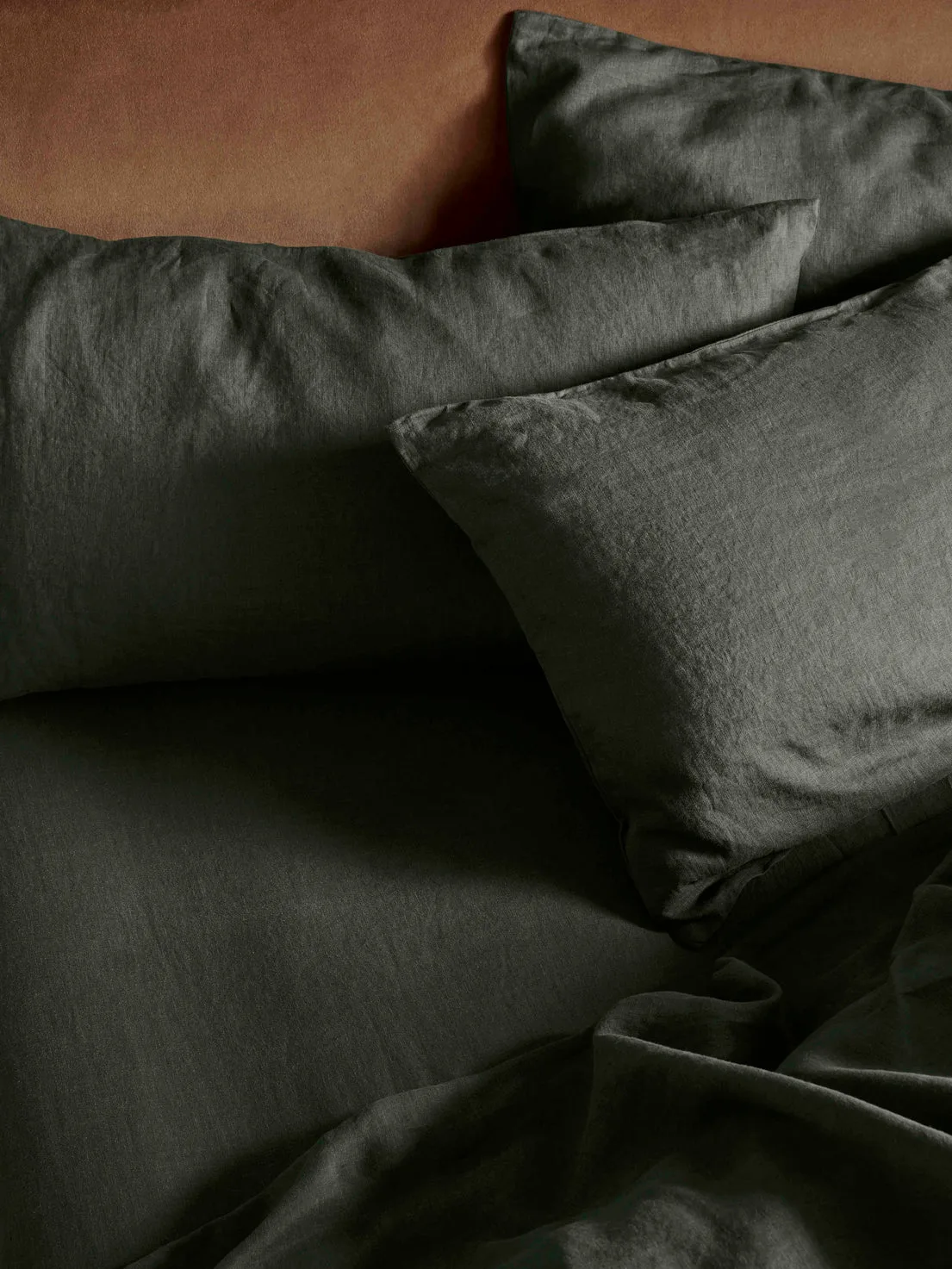 How to Layer Bedding Like a Pro: Expert Tips for a Luxurious Bed