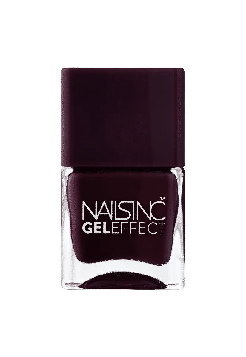 Nail Polish vs Nail Stickers: Which Is More Durable for Everyday Wear?
