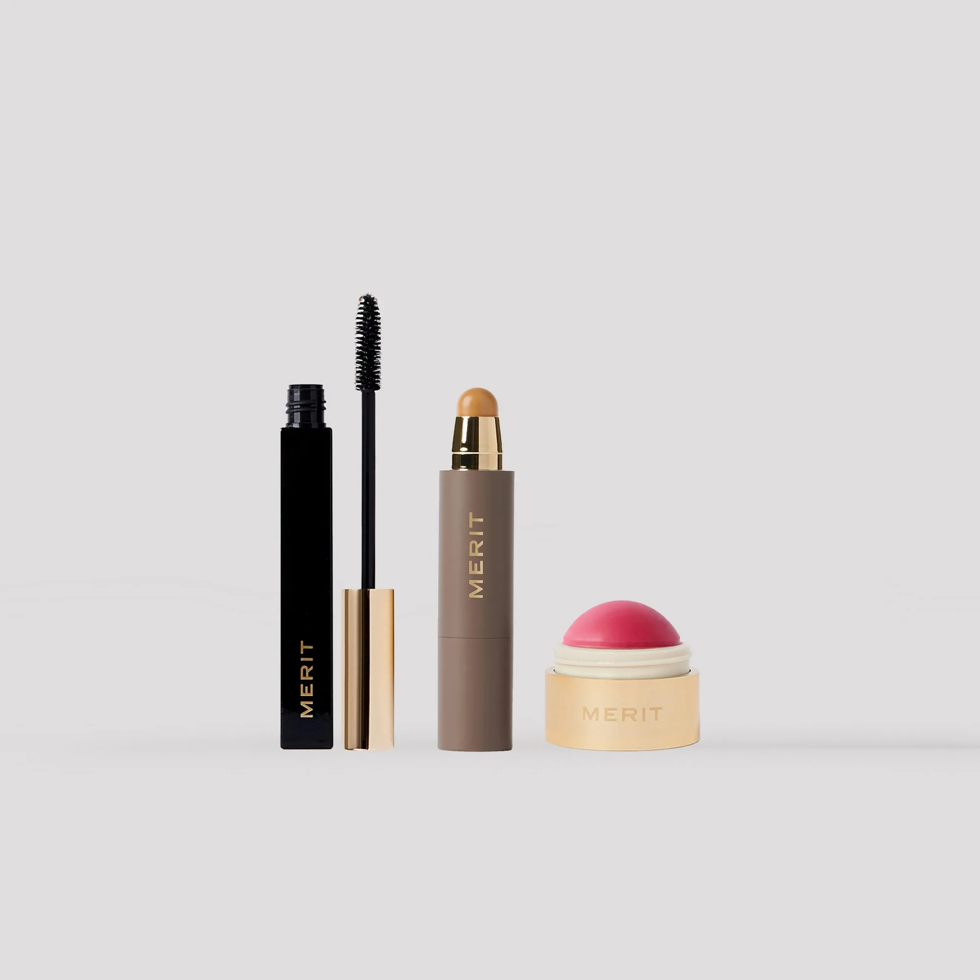 Alexas Essentials vs. Sydneys Essentials: Hvilket sæt skal du vælge?