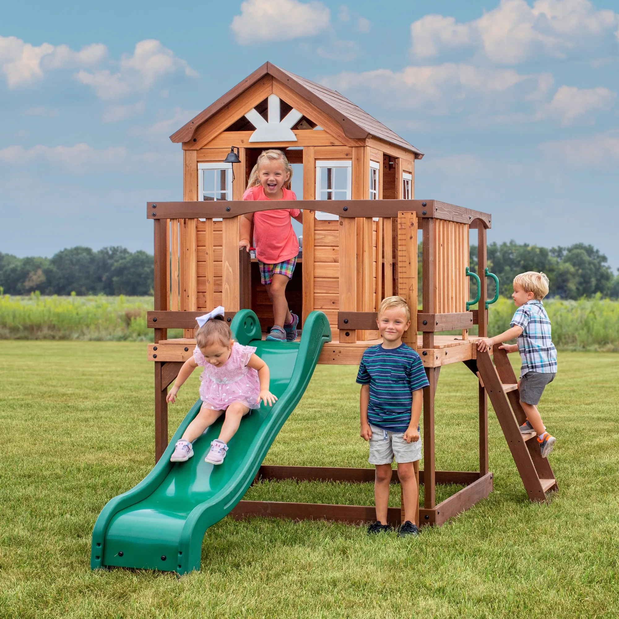 Playhouse vs Swing Set: Which Backyard Structure for Active Kids?