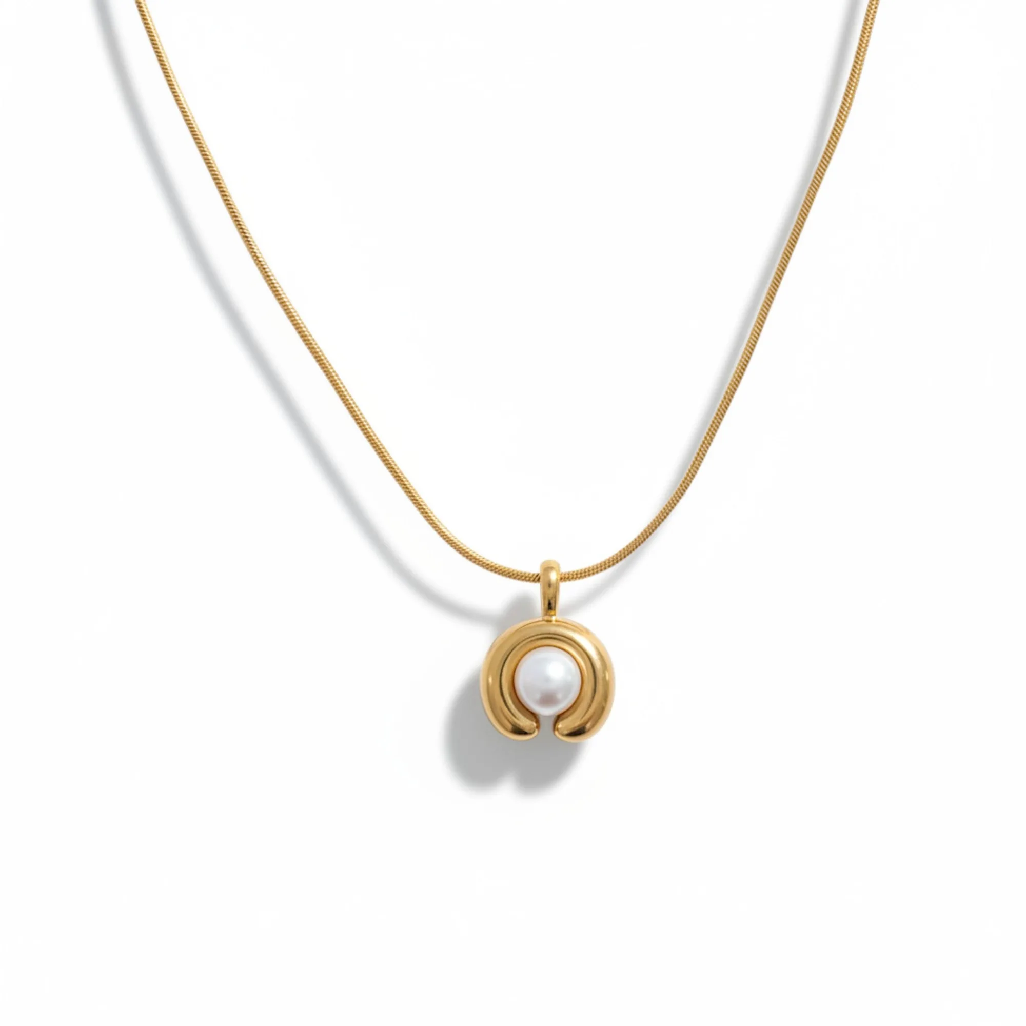Consejos para estilizar un collar de perlas Arc con un look moderno