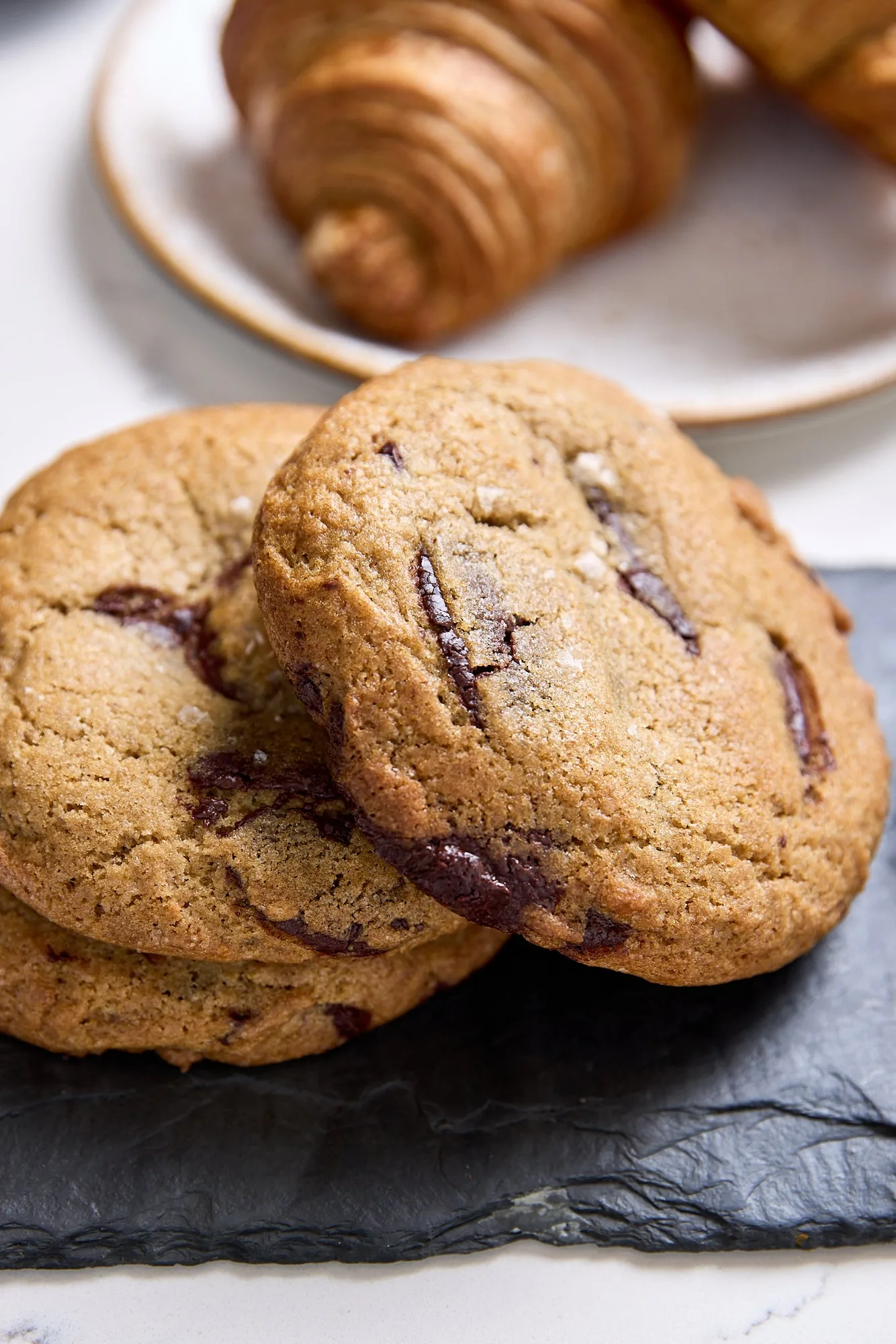 Baking Sheet Materials Compared: Brownies and Cookies