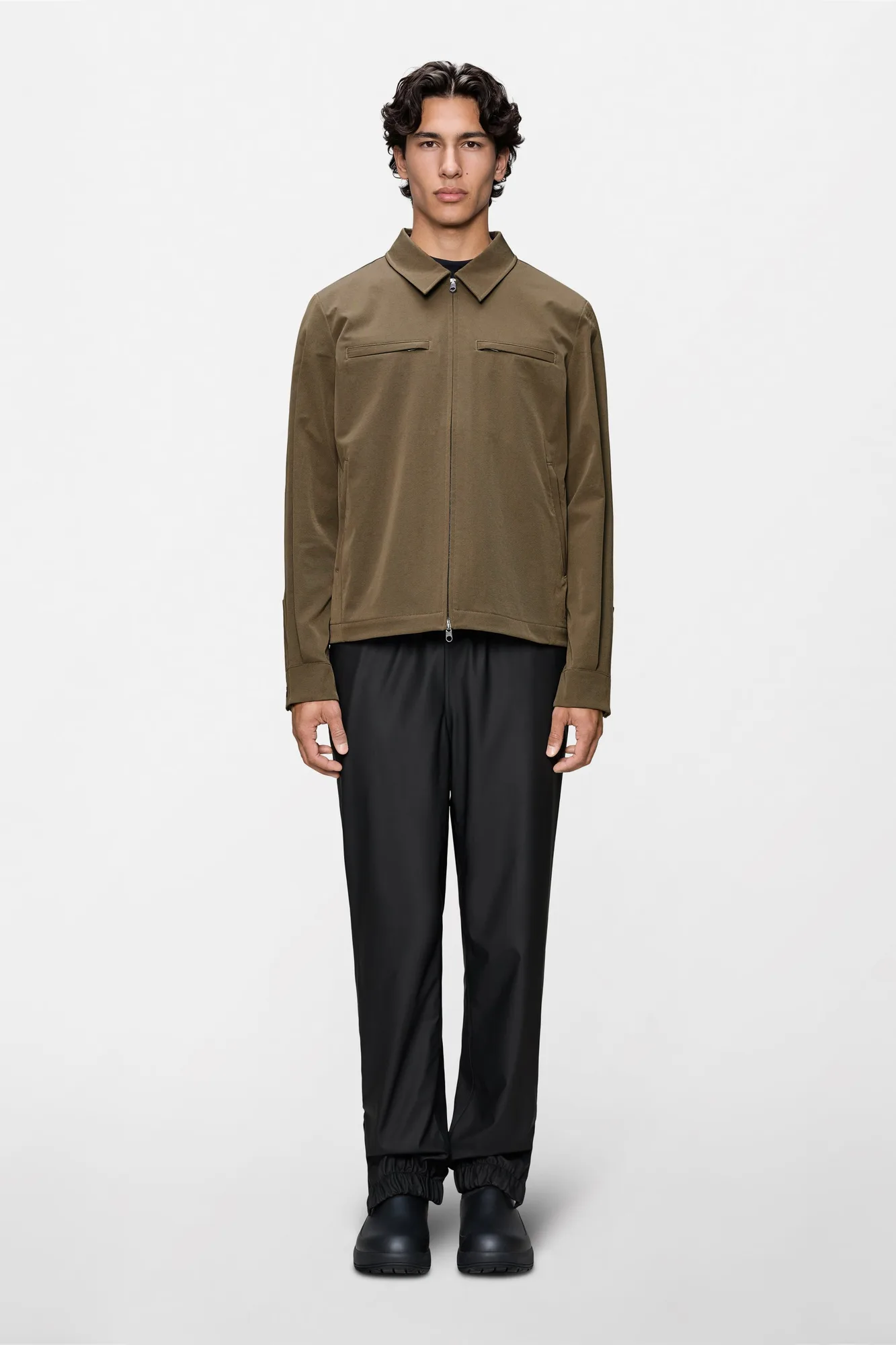 Slik rengjør og steller du Tech Woven Overshirt