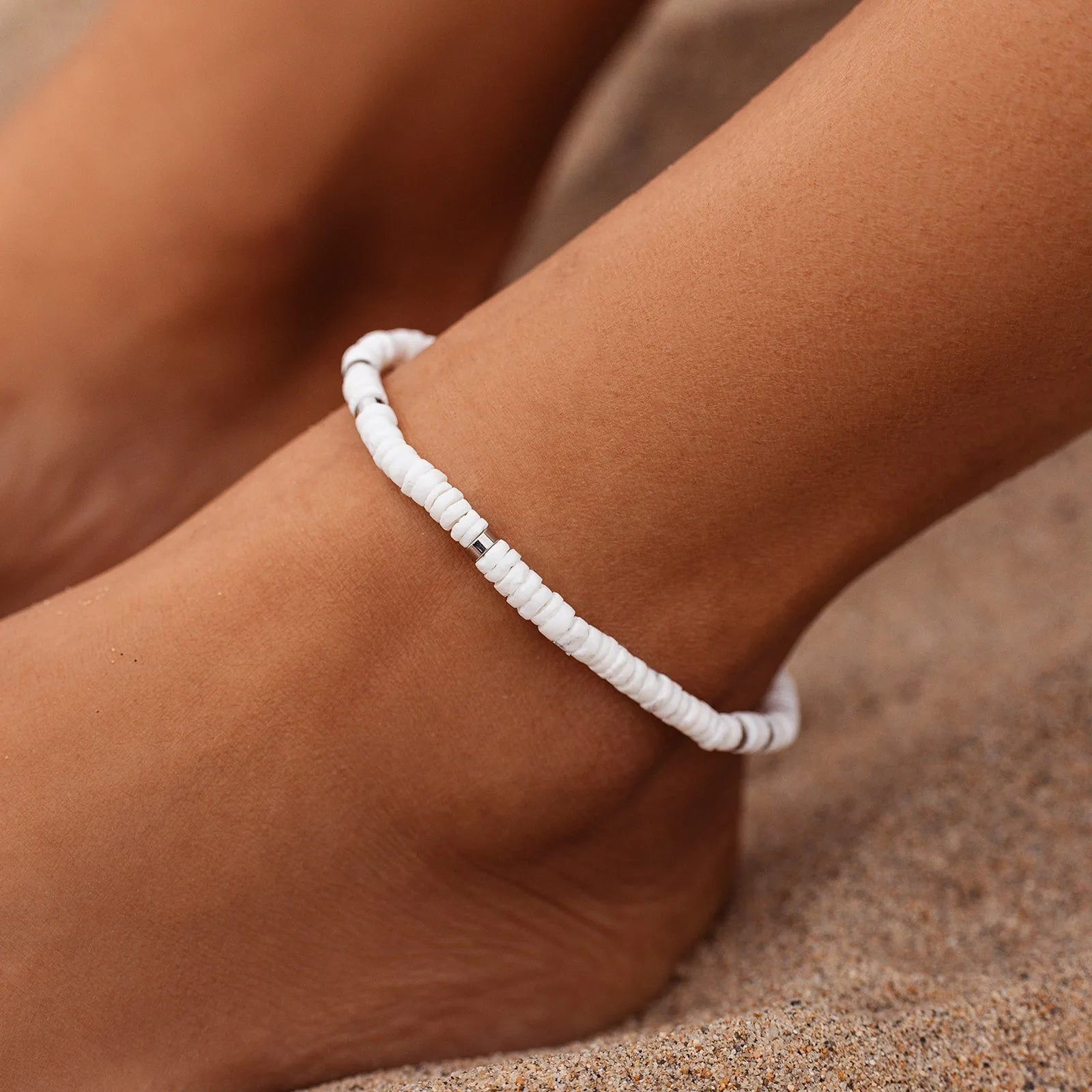 The Rise of Minimalist Jewelry: Trends and Styling Tips for 2025