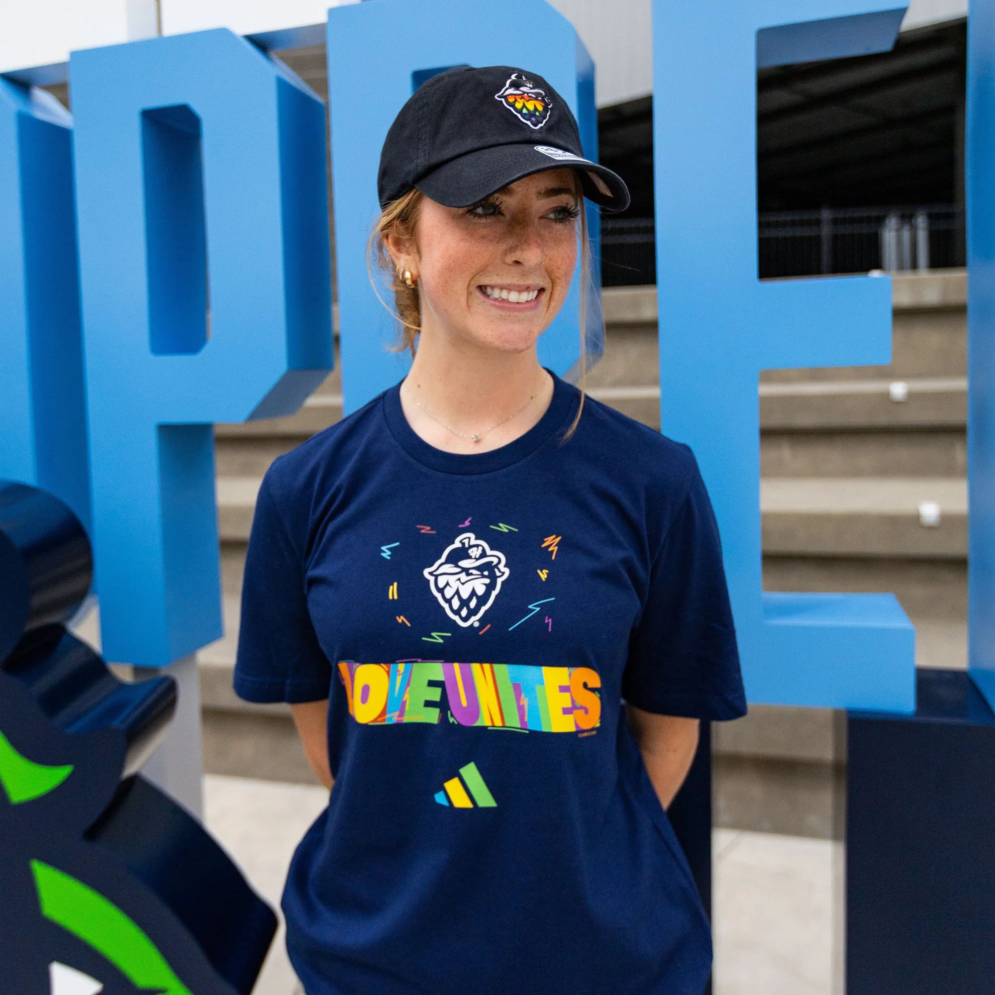 تيشيرت adidas Love Unites Pride، Hillsboro Hops