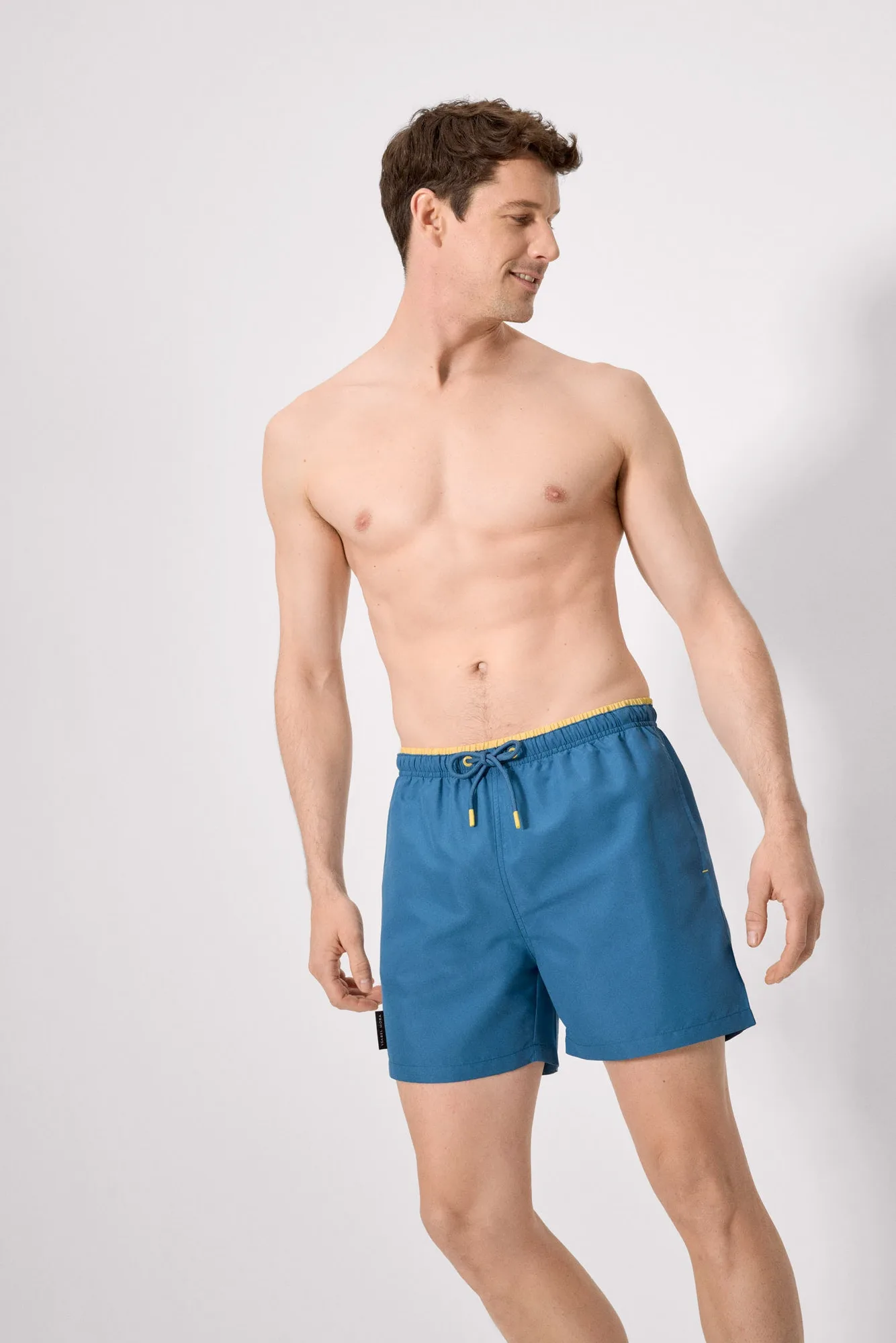 Bañador medio básico azul