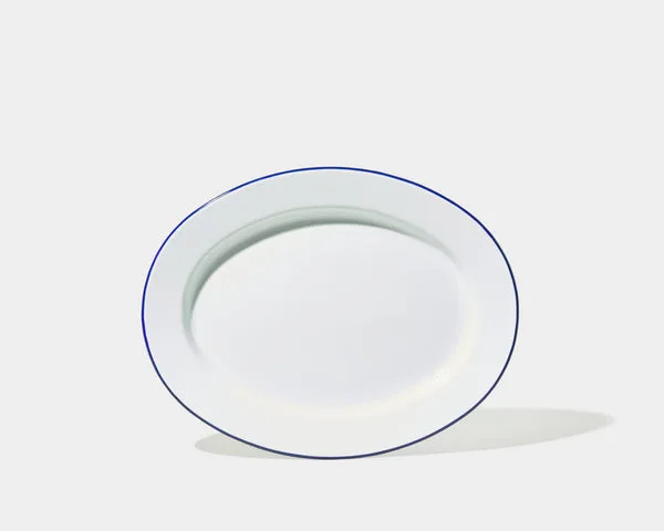 Falcon Enamelware Large Serving Dish vs. Oval Plate: Which to Buy?