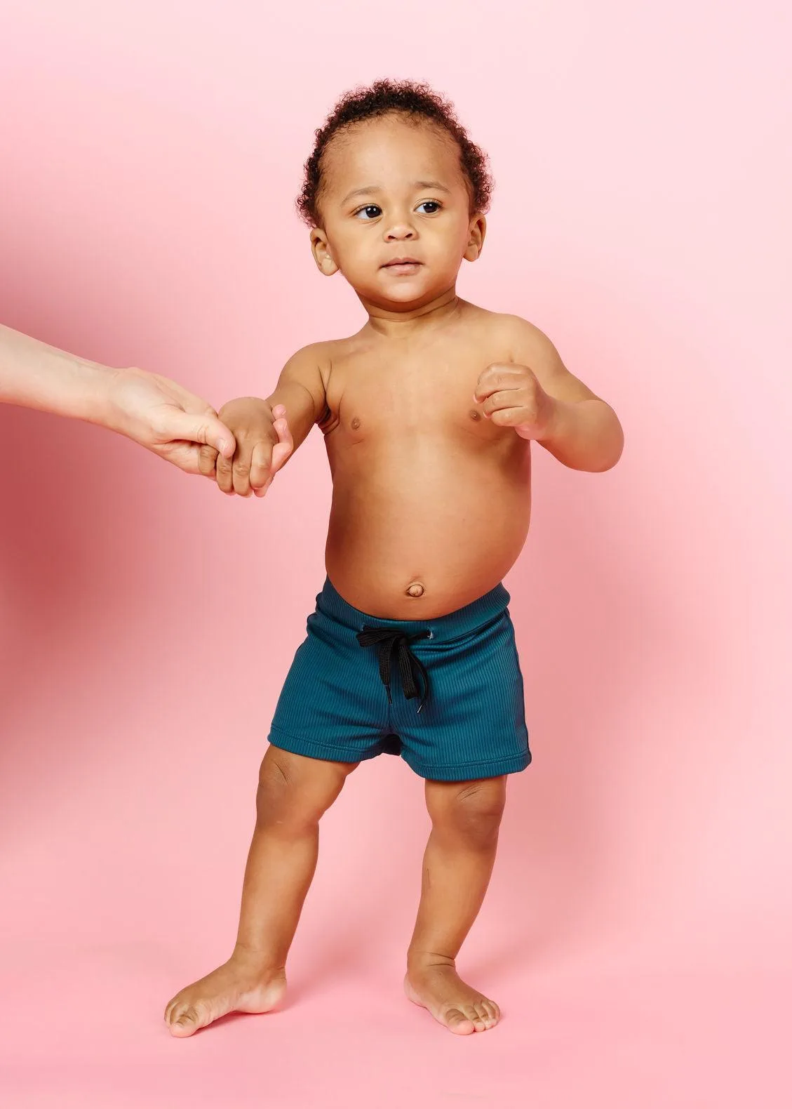 Come scegliere i pantaloncini europei per bambini per la stagione dei bagni