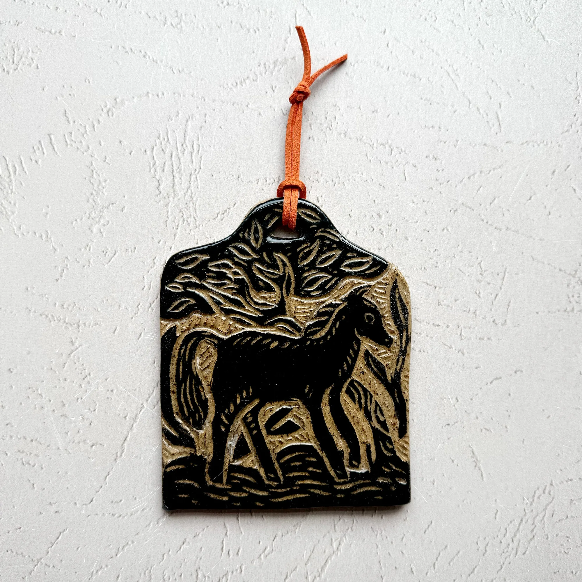 Ceramic Wall Hanging Decor: What to Look For